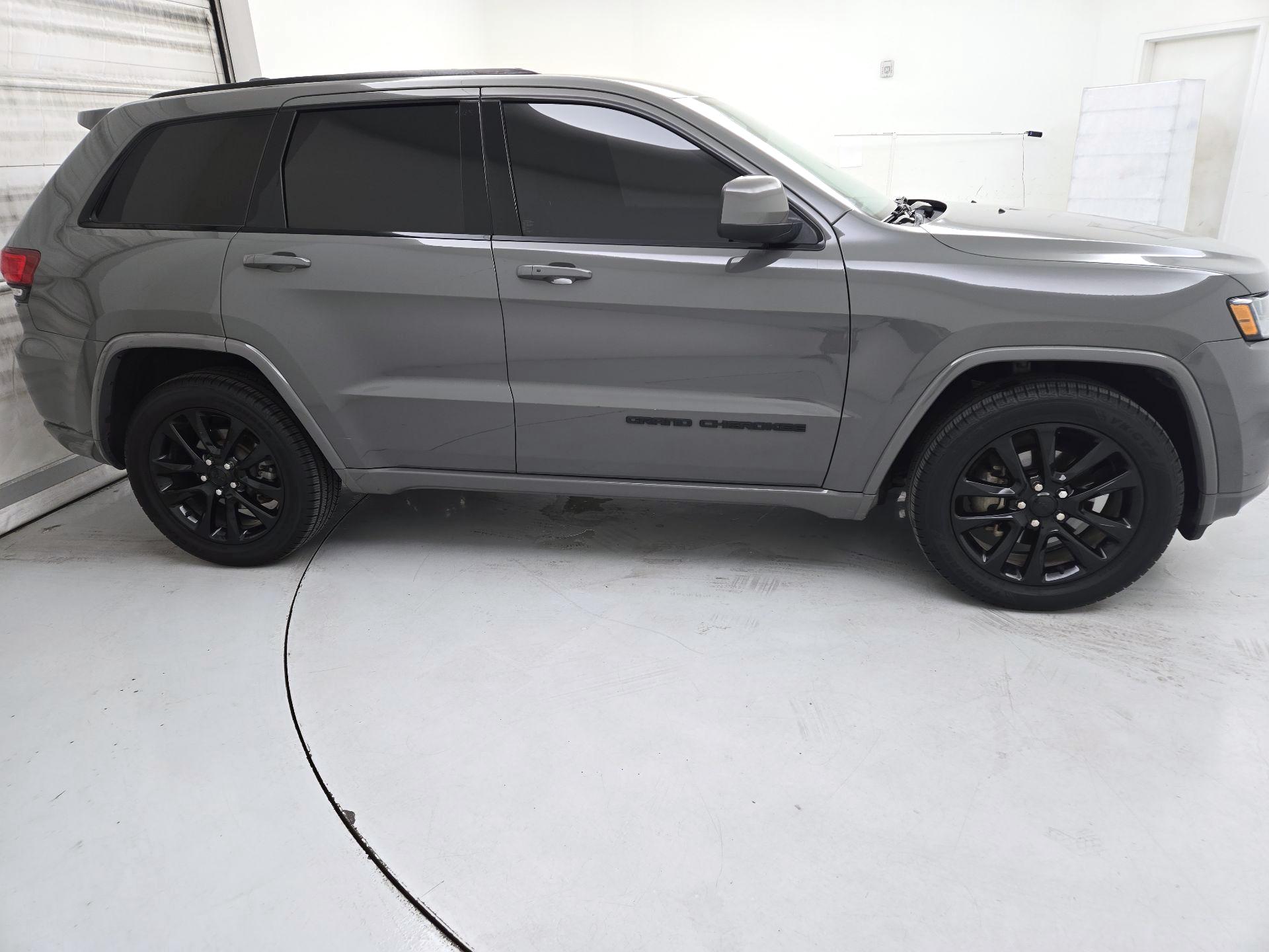 Thumbnail: 2020 Jeep Grand Cherokee - 4