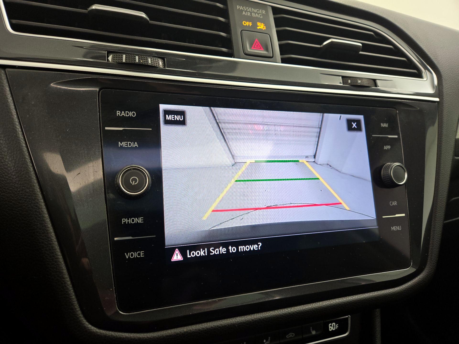 Thumbnail: 2020 Volkswagen Tiguan - 14