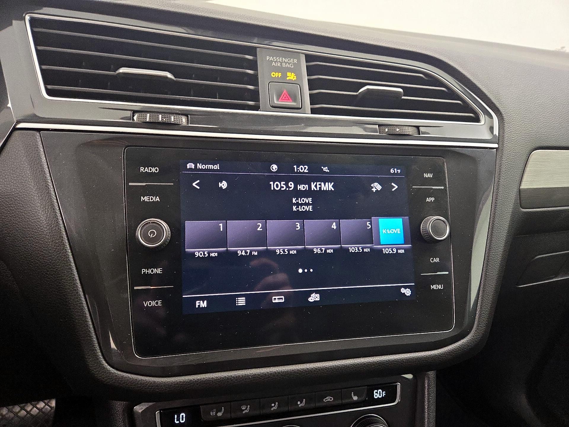 Thumbnail: 2020 Volkswagen Tiguan - 15