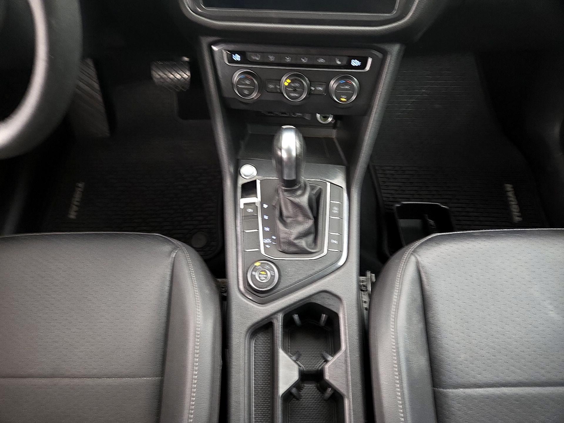 Thumbnail: 2020 Volkswagen Tiguan - 17