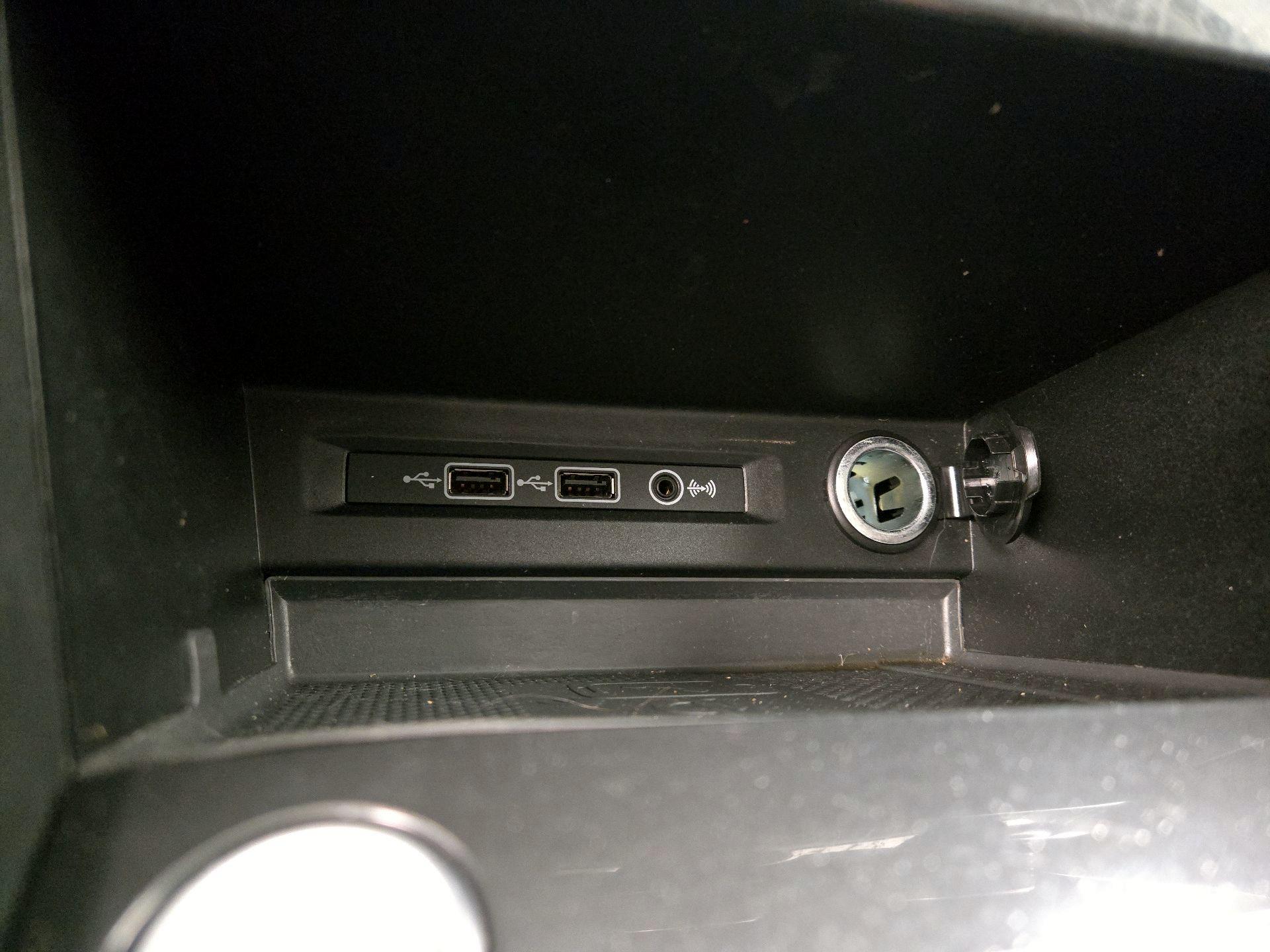 Thumbnail: 2020 Volkswagen Tiguan - 18