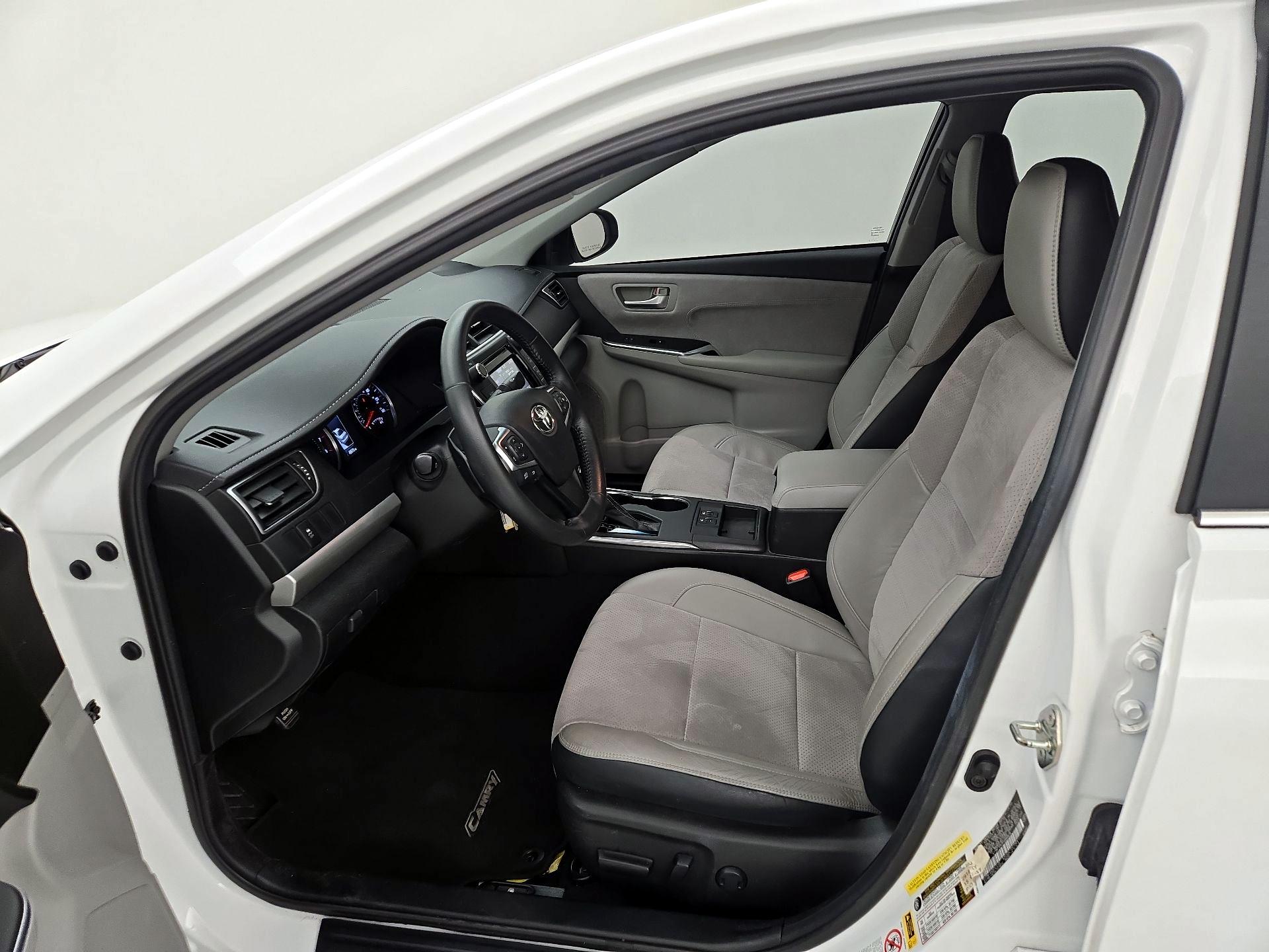 Thumbnail: 2015 Toyota Camry - 9
