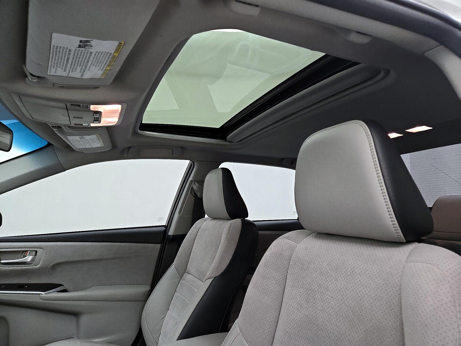 Thumbnail: 2015 Toyota Camry - 17