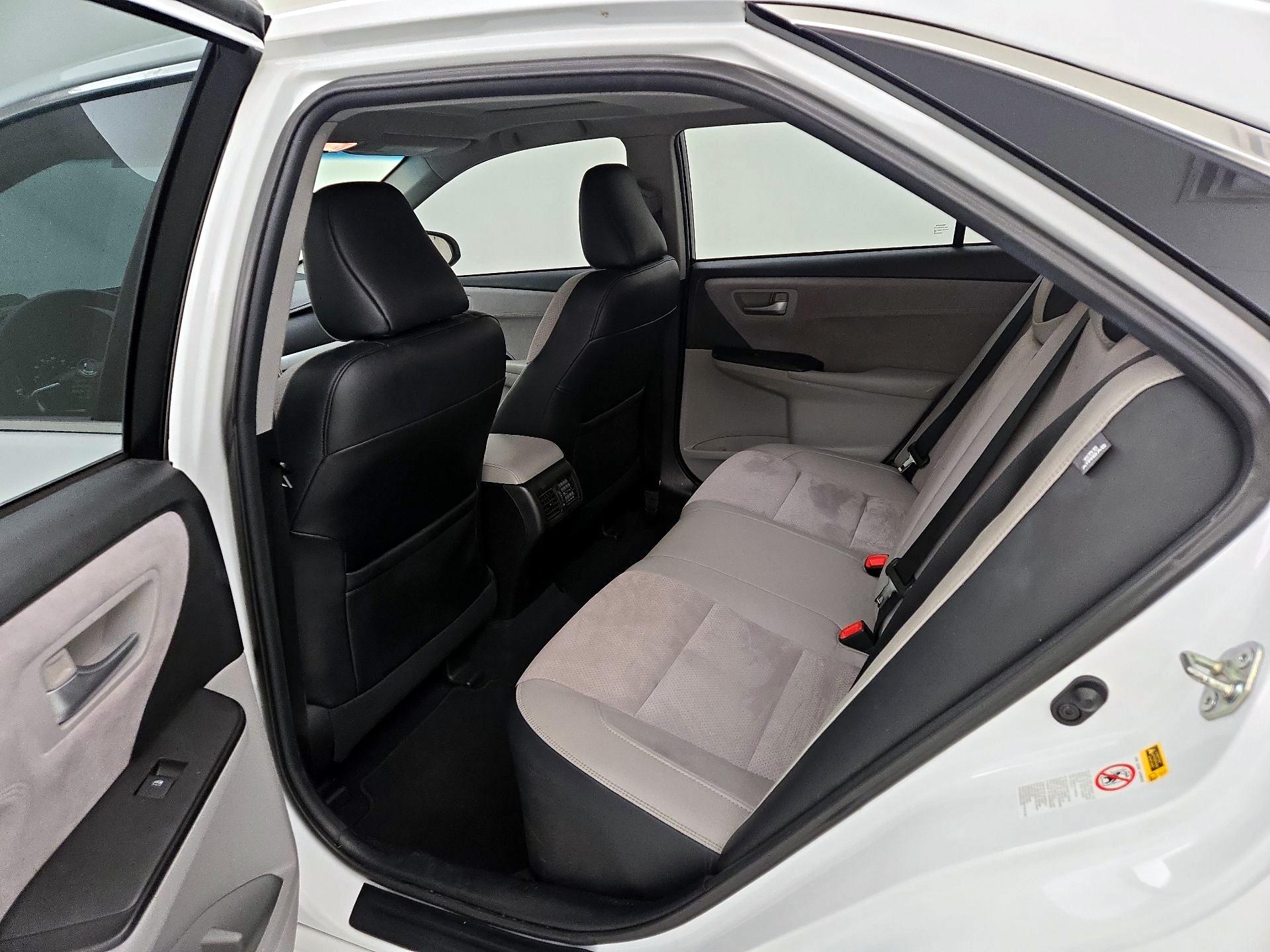 Thumbnail: 2015 Toyota Camry - 18