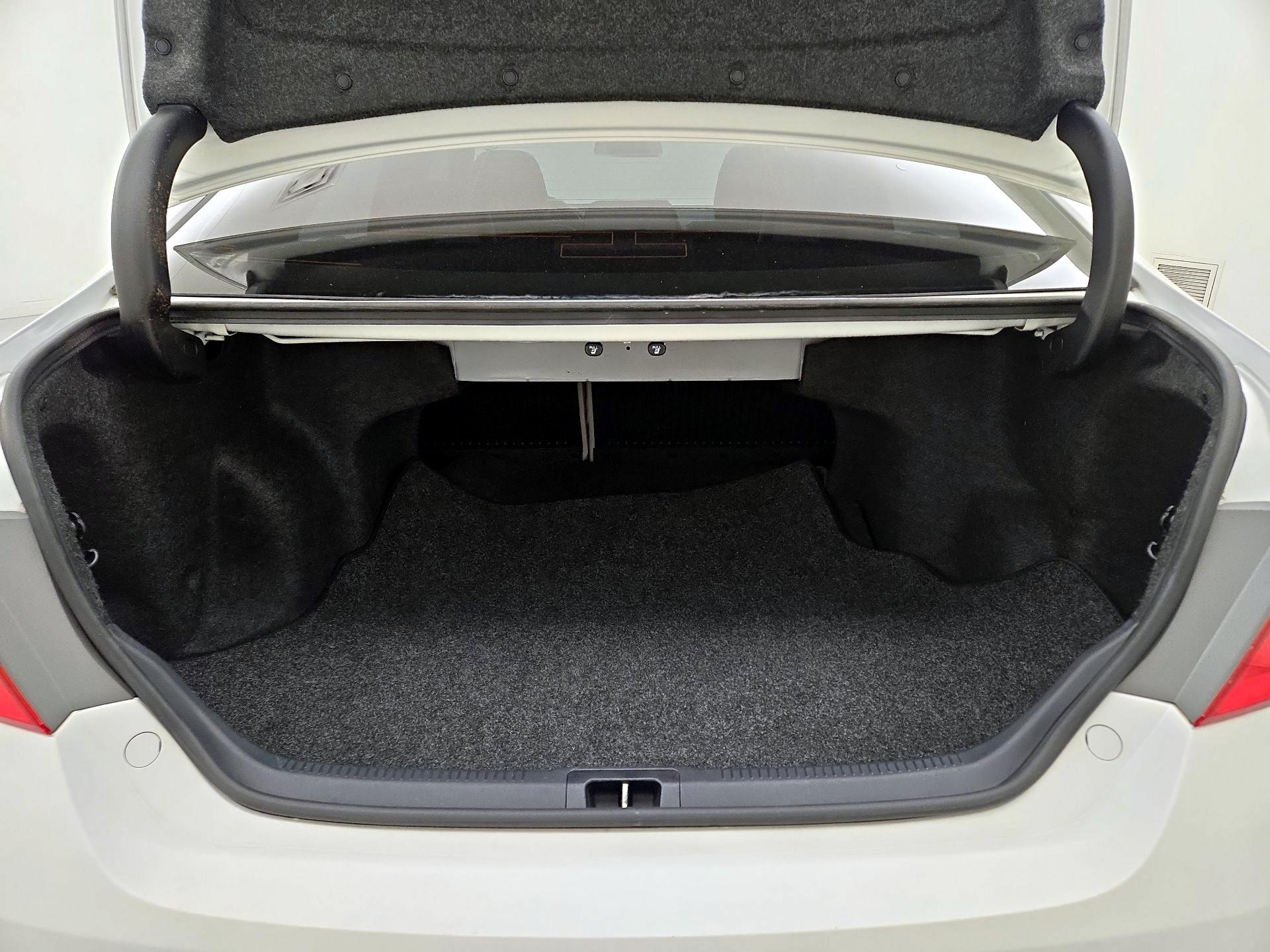 Thumbnail: 2015 Toyota Camry - 19