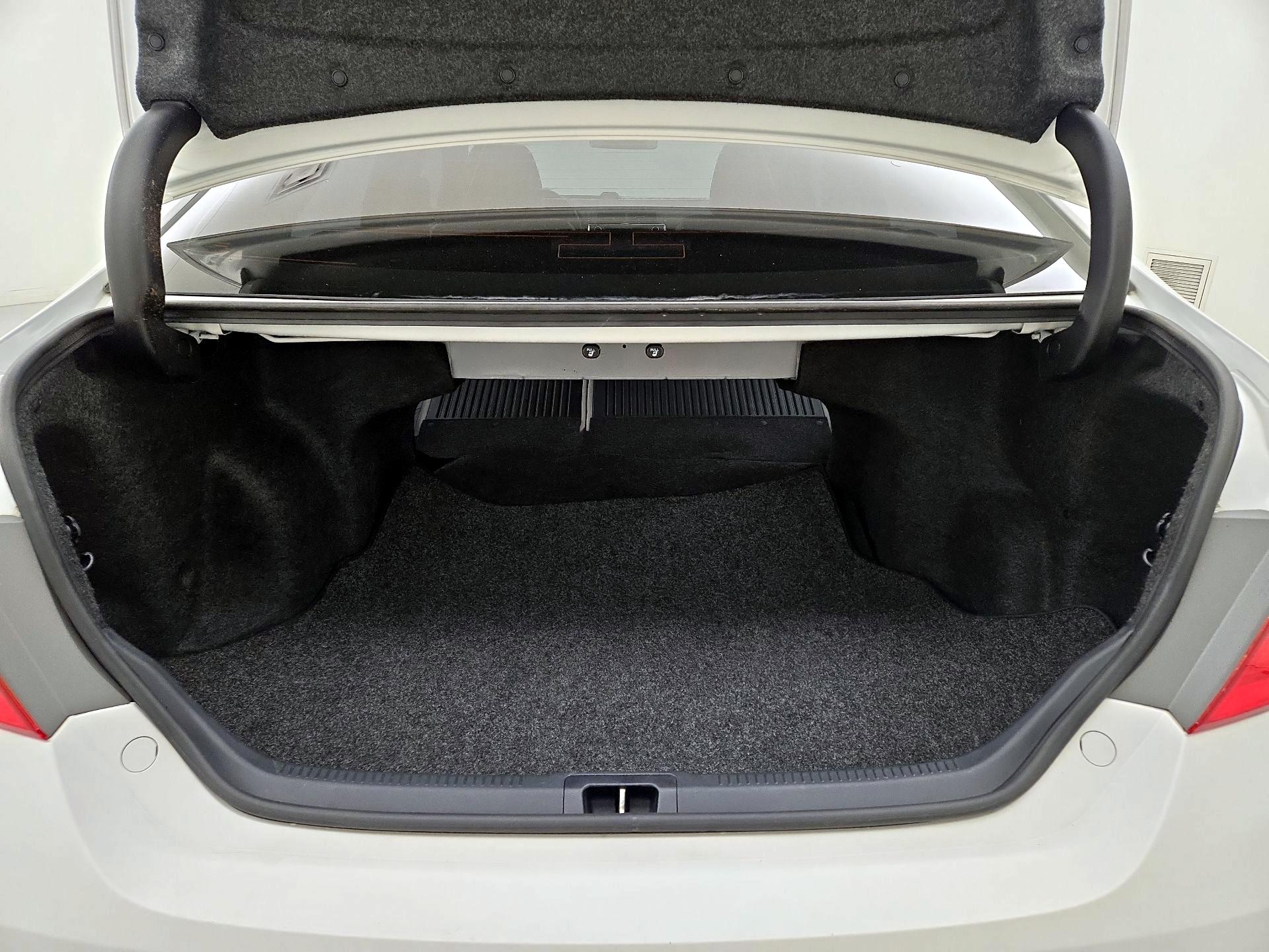 Thumbnail: 2015 Toyota Camry - 20
