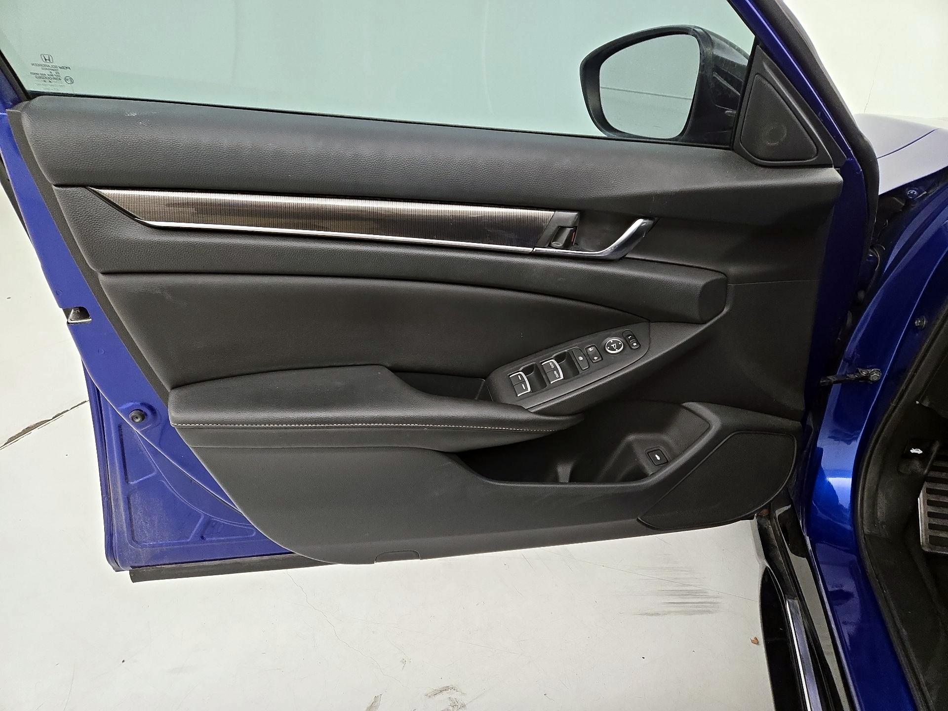 Thumbnail: 2019 Honda Accord - 10
