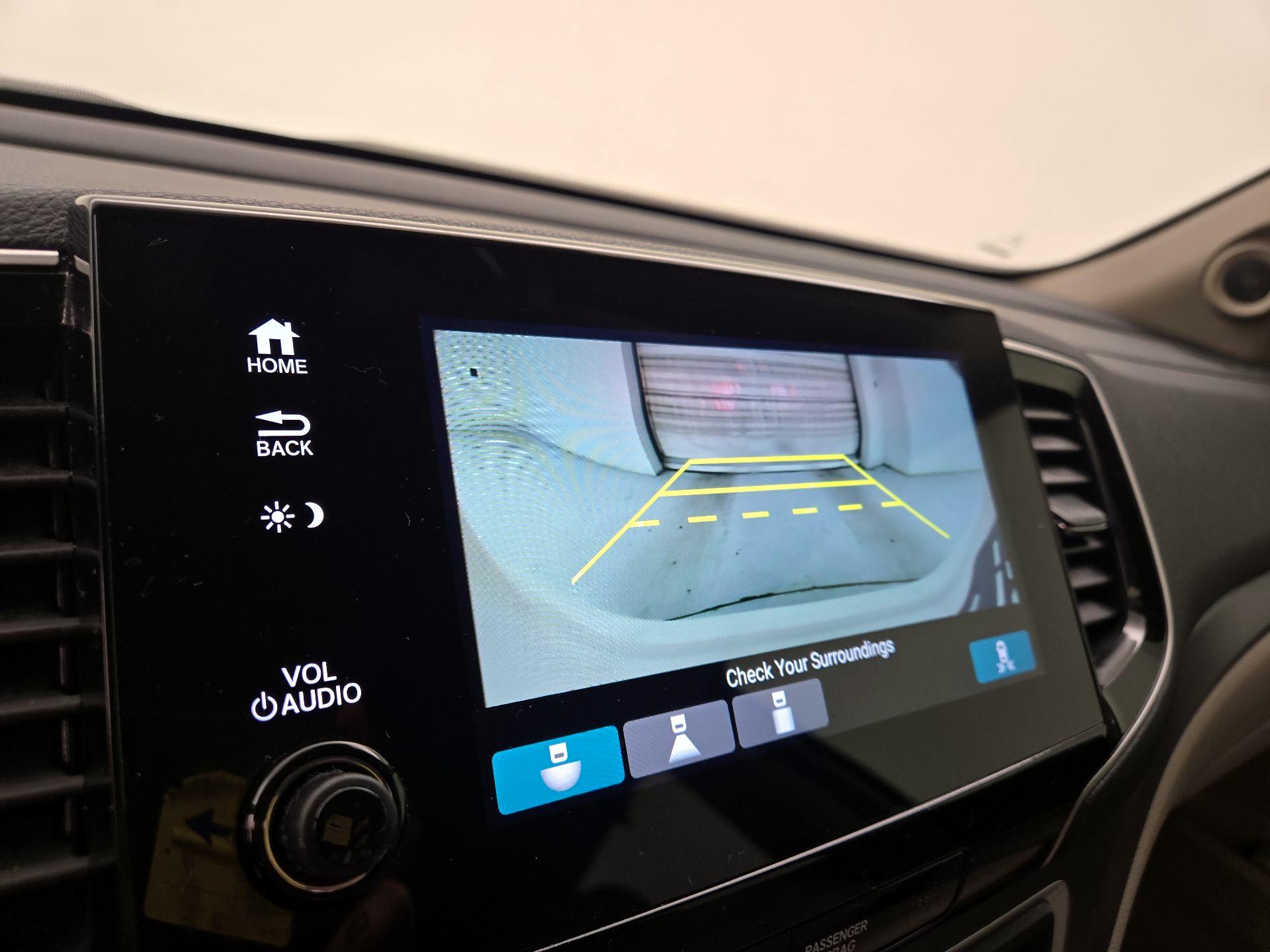 Thumbnail: 2019 Honda Pilot - 14