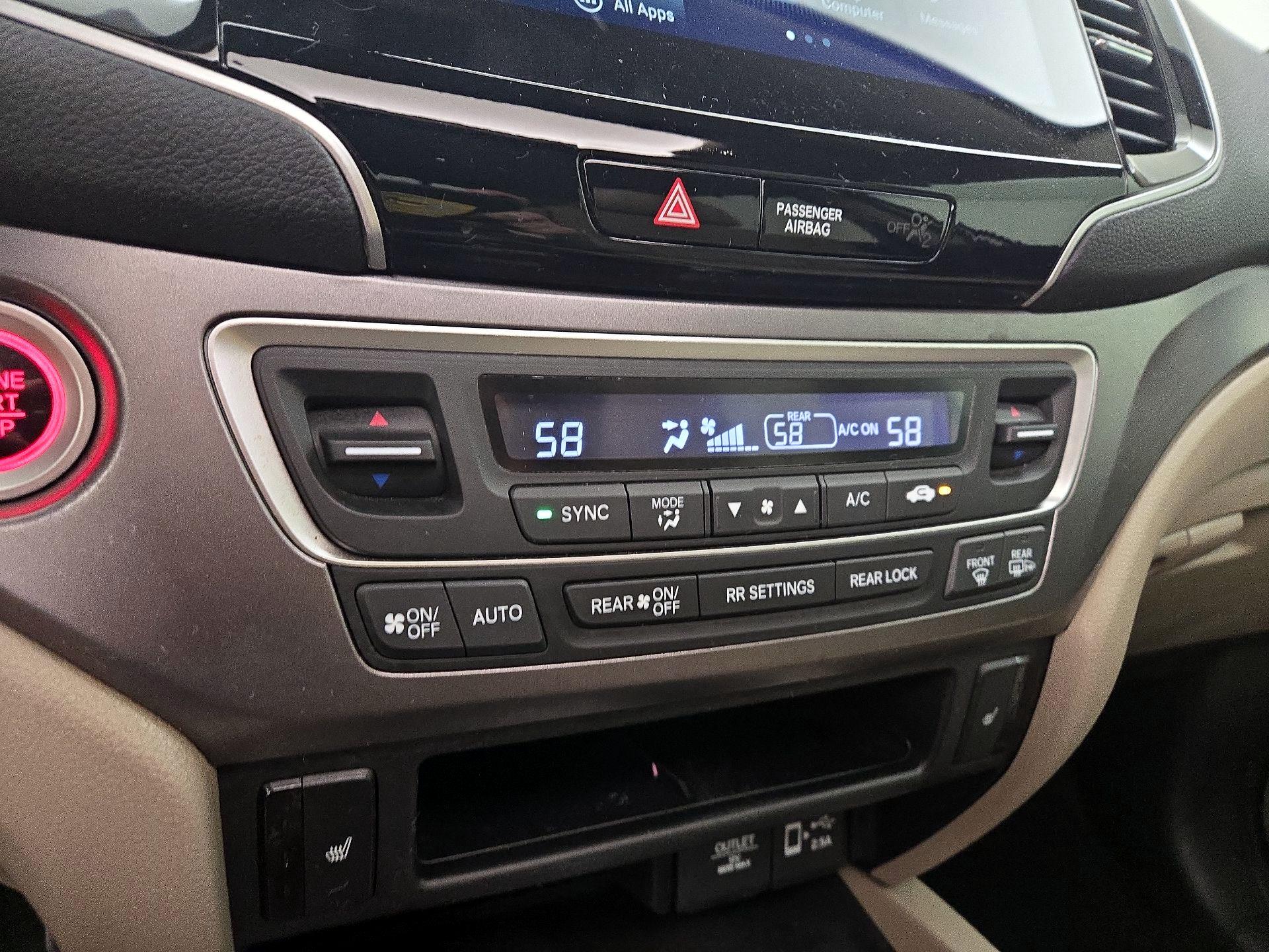 Thumbnail: 2019 Honda Pilot - 16