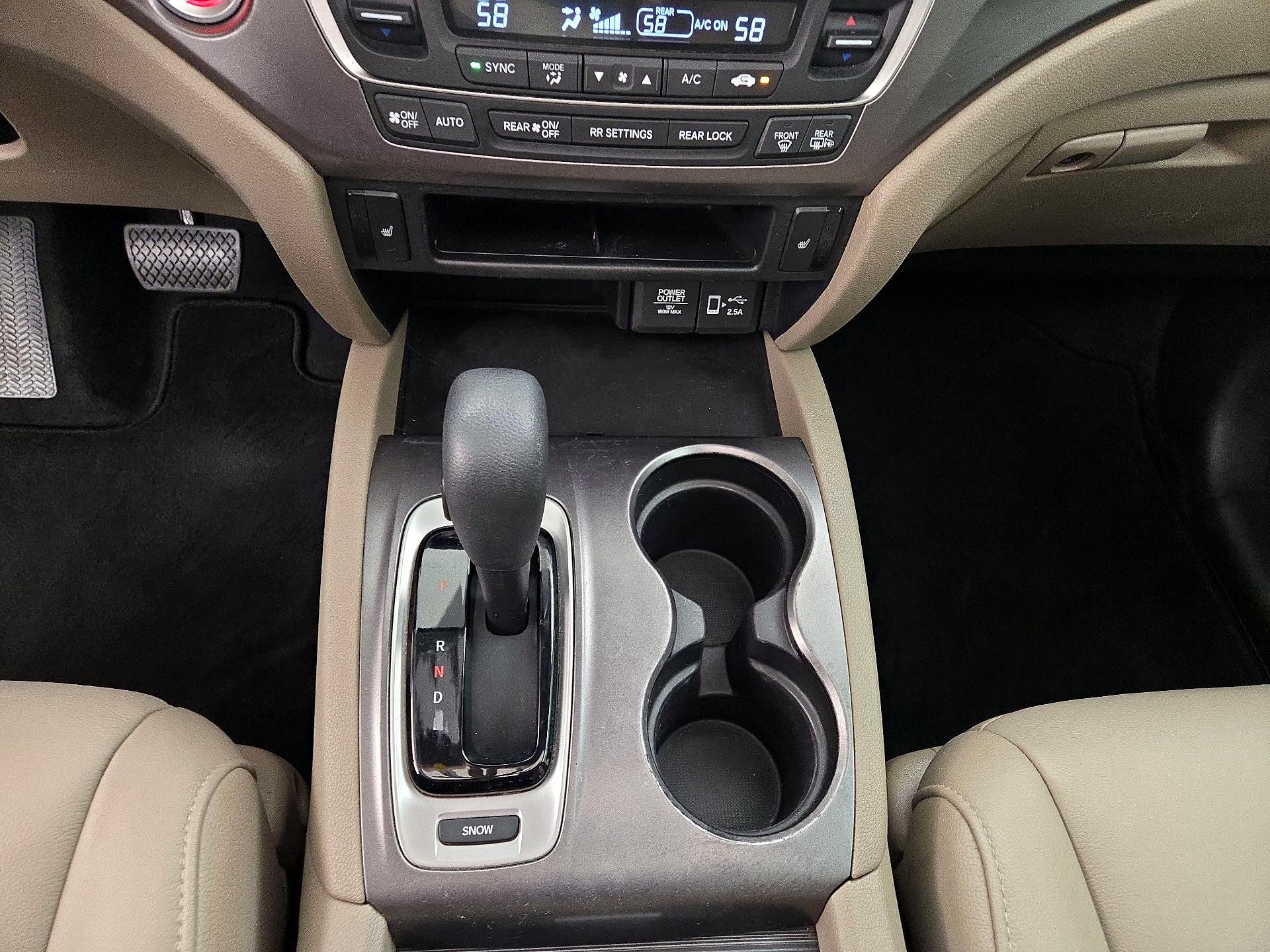 Thumbnail: 2019 Honda Pilot - 17