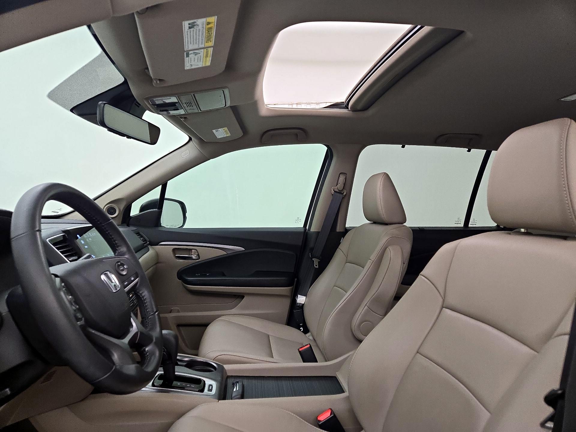 Thumbnail: 2019 Honda Pilot - 19