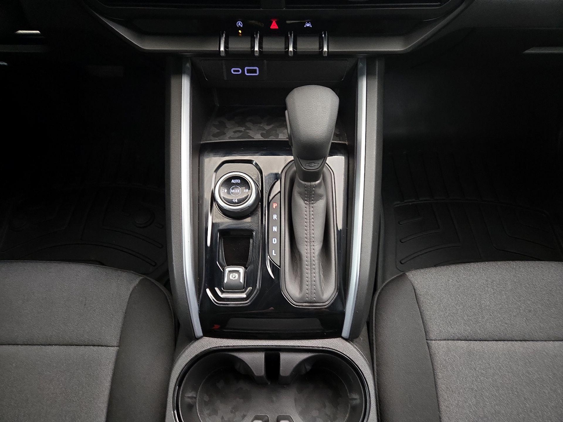 Thumbnail: 2025 Chevrolet Colorado - 16