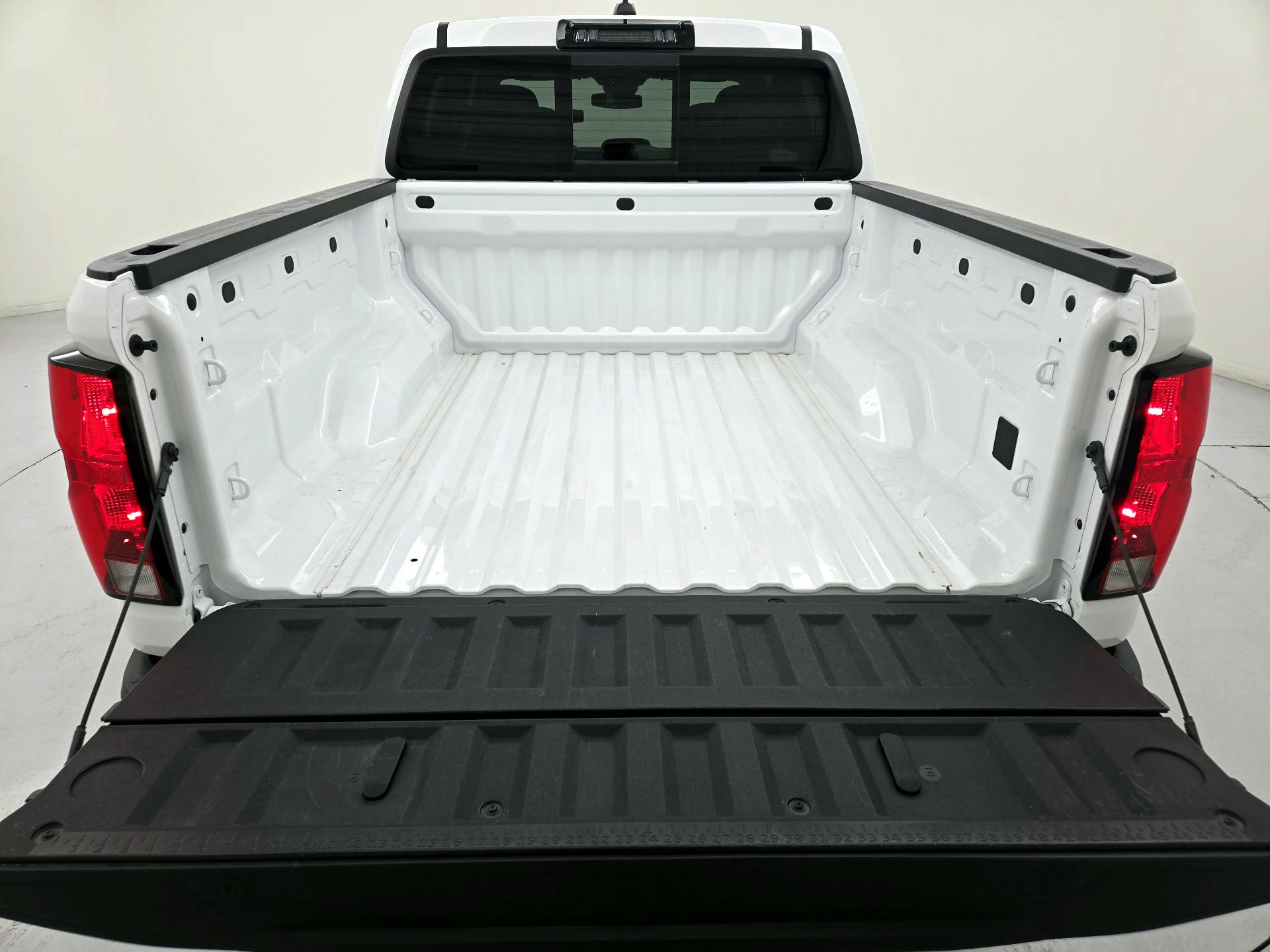 Thumbnail: 2025 Chevrolet Colorado - 19