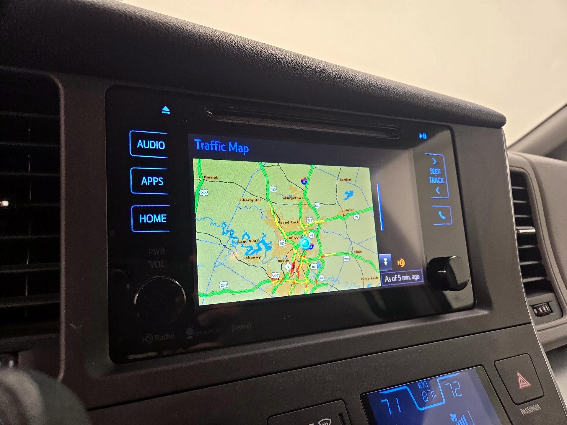 Thumbnail: 2017 Toyota Sienna - 12