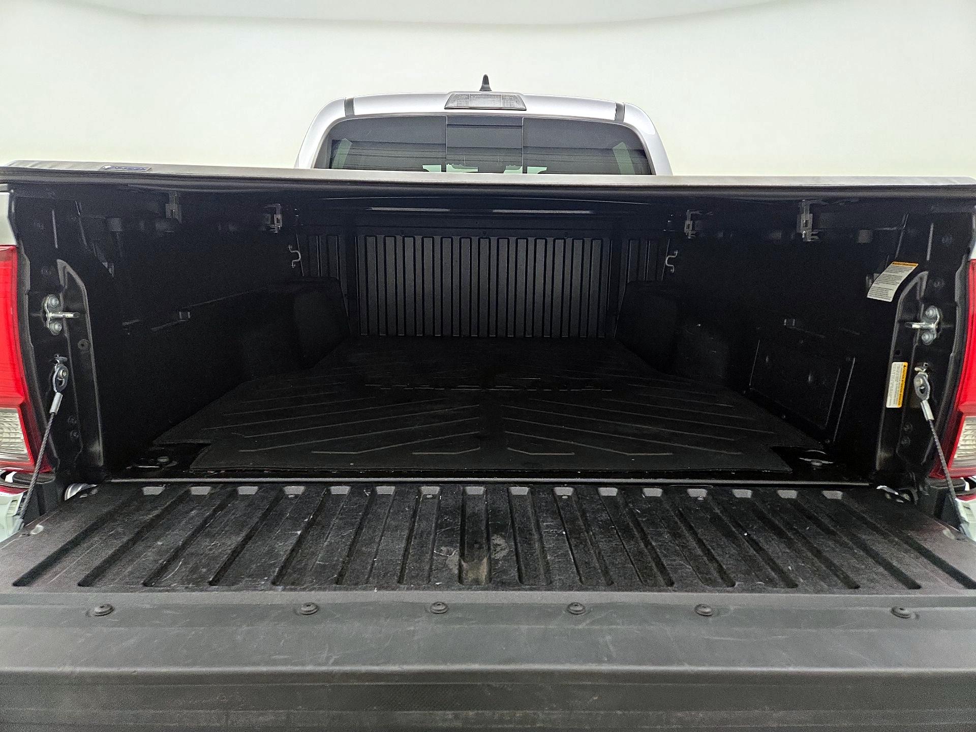 Thumbnail: 2021 Toyota Tacoma - 18