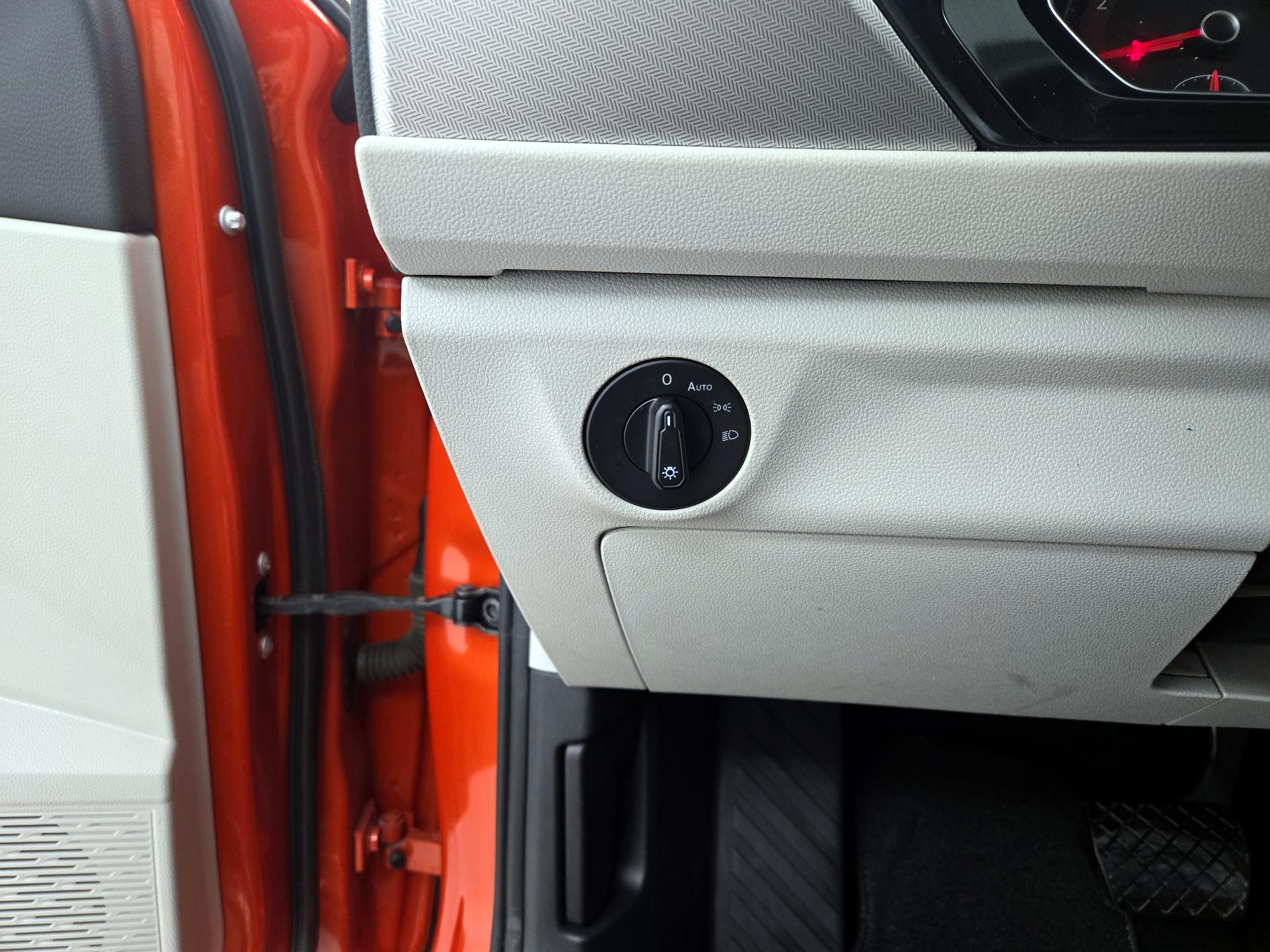 Thumbnail: 2019 Volkswagen Jetta - 13