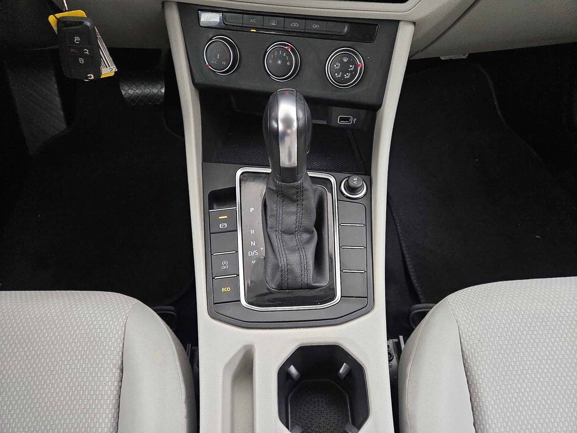 Thumbnail: 2019 Volkswagen Jetta - 17