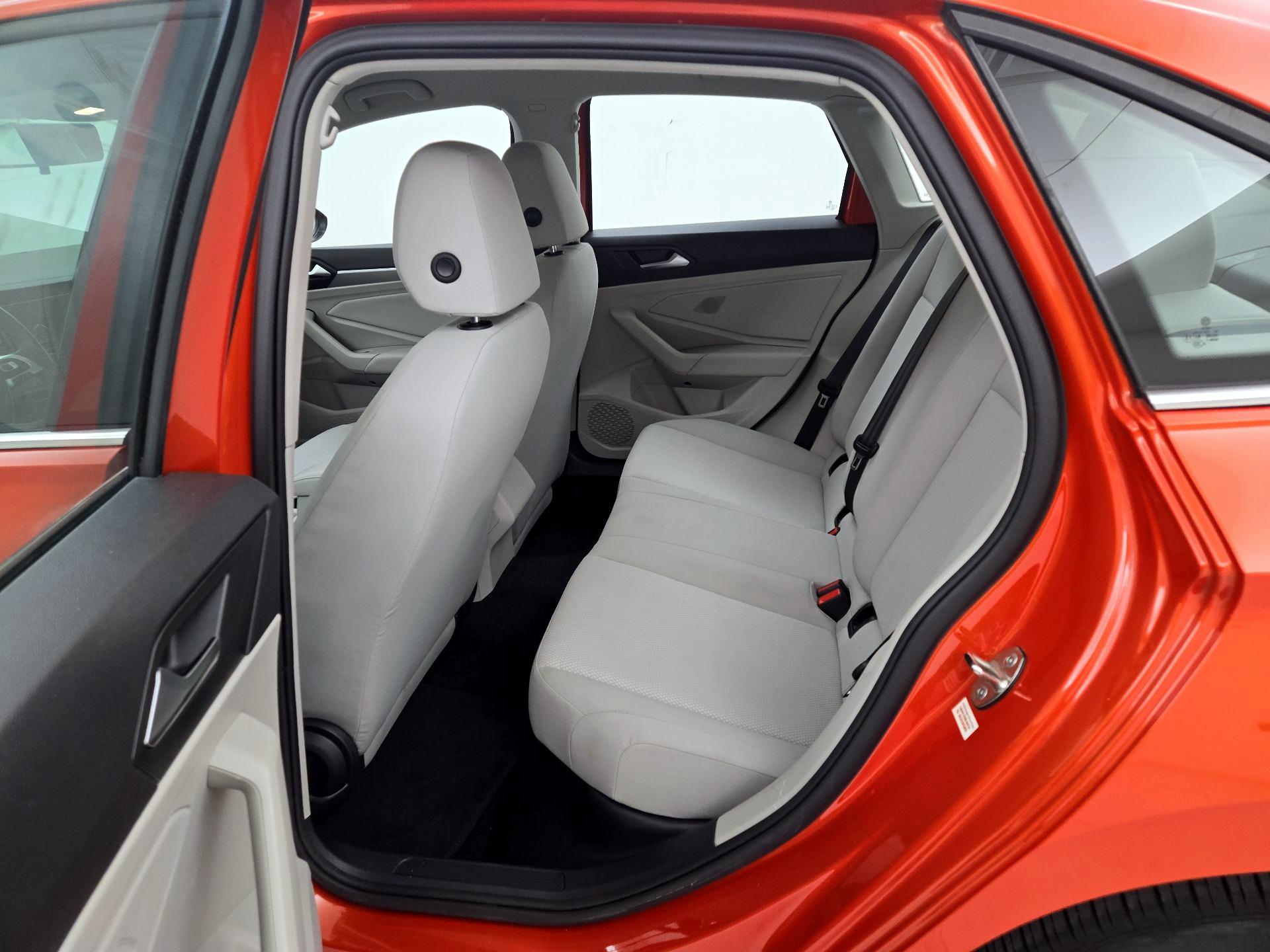 Thumbnail: 2019 Volkswagen Jetta - 19