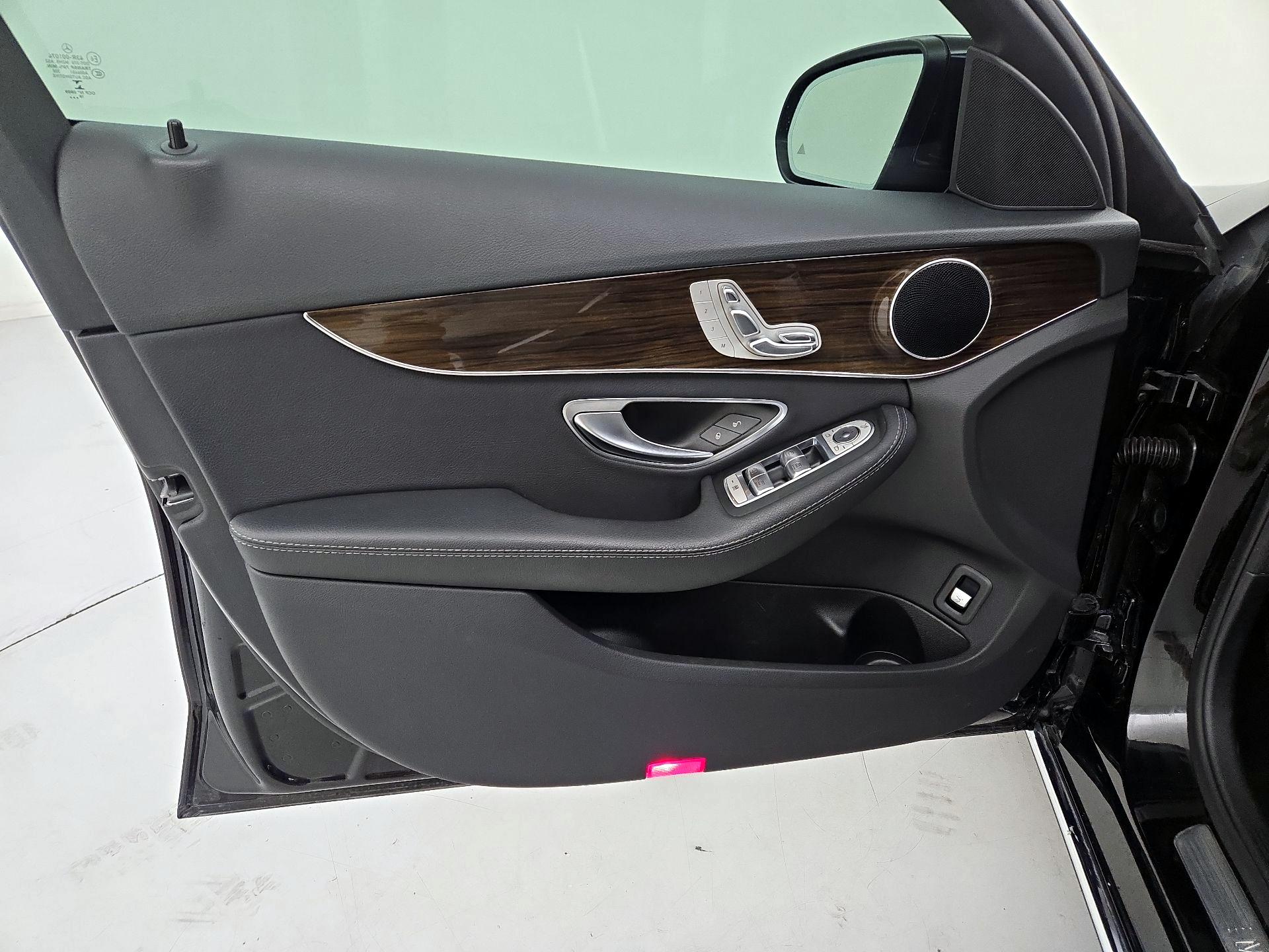Thumbnail: 2019 Mercedes-Benz C-Class - 10