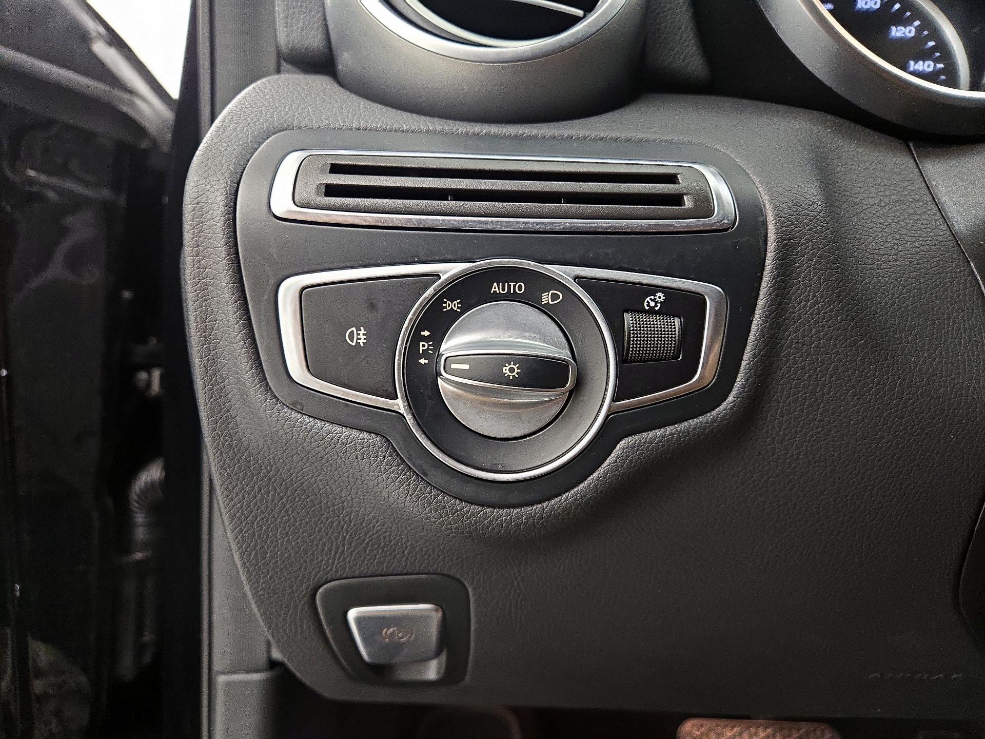 Thumbnail: 2019 Mercedes-Benz C-Class - 11