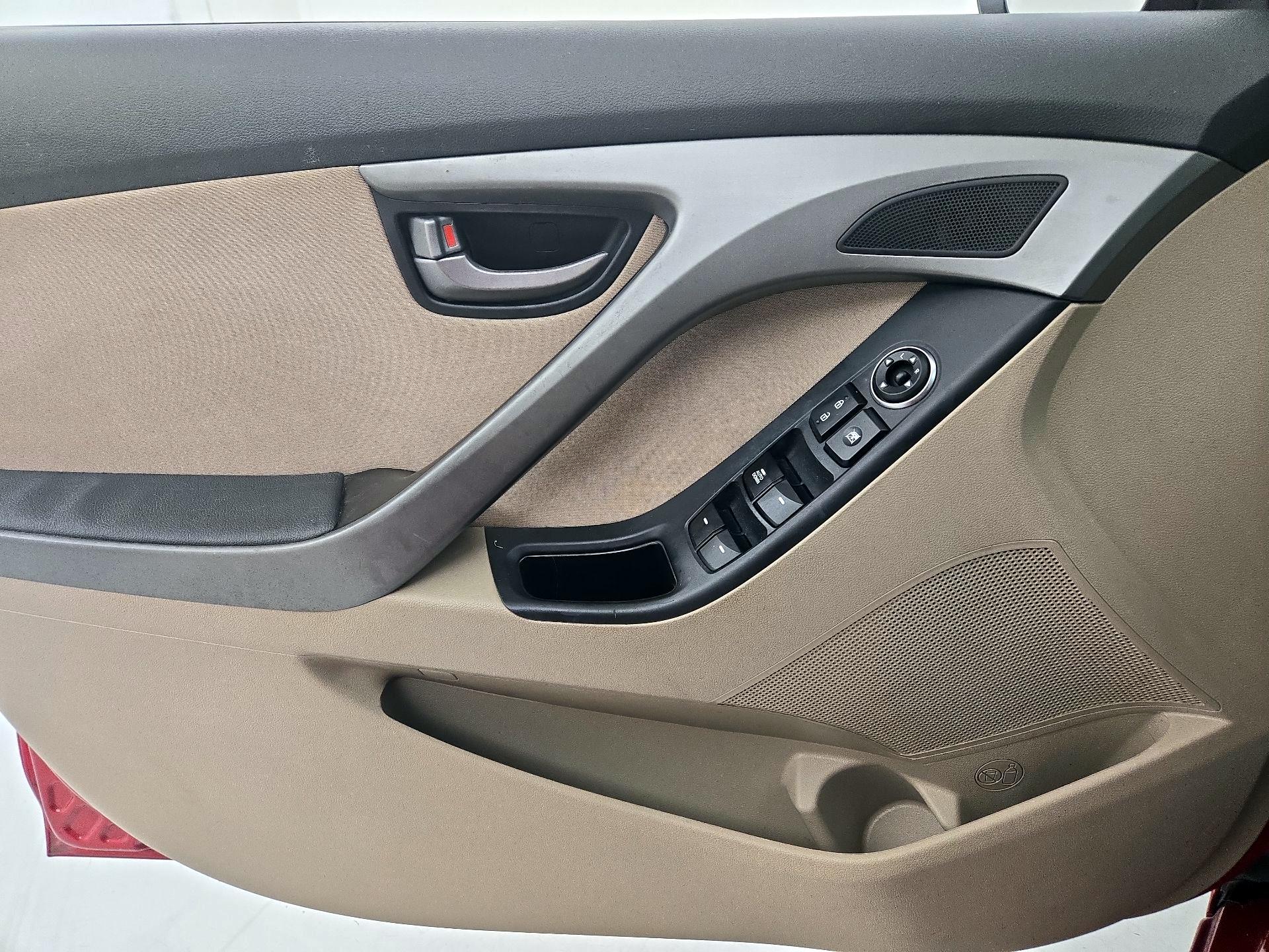 Thumbnail: 2014 Hyundai Elantra - 12