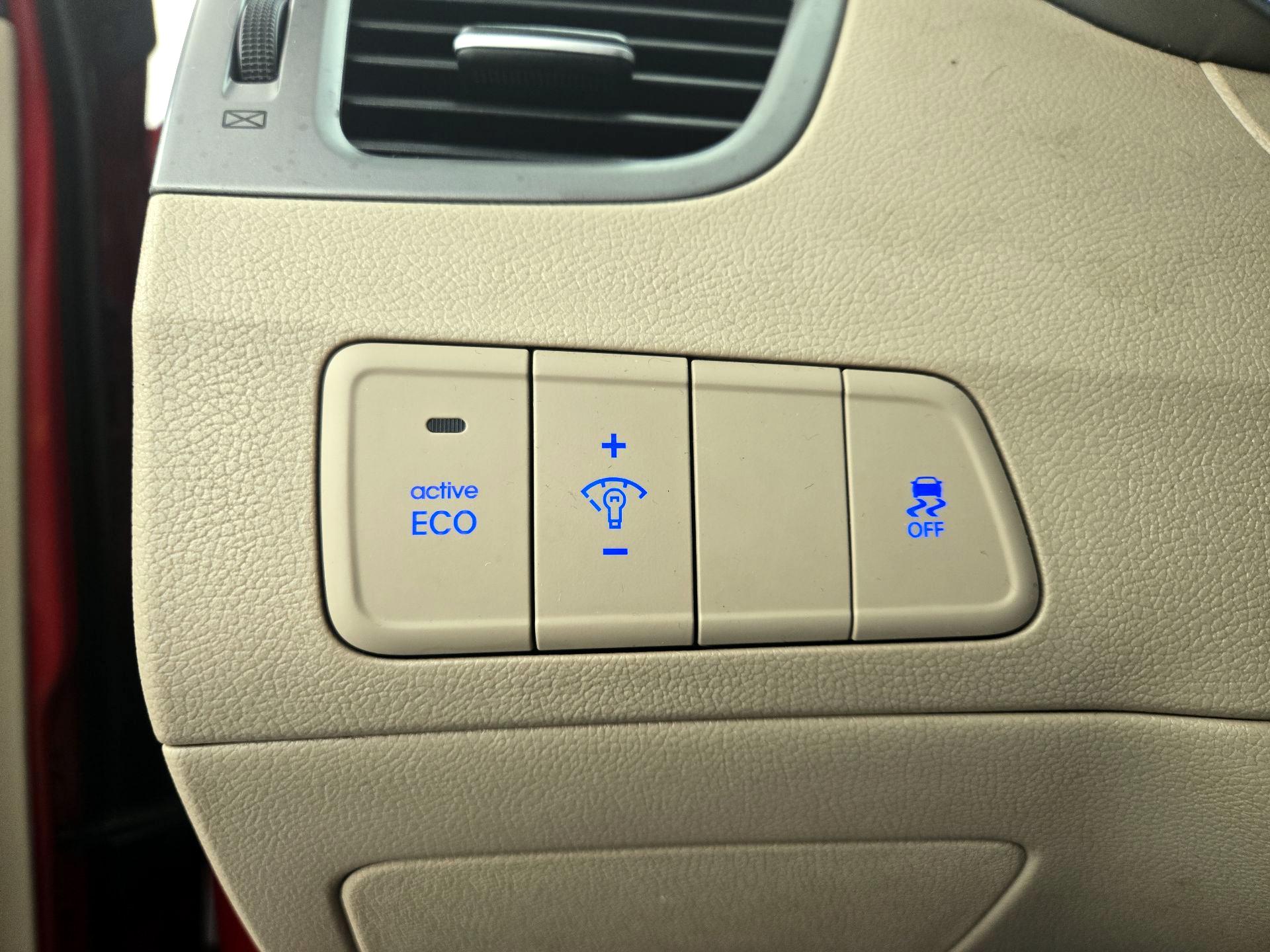 Thumbnail: 2014 Hyundai Elantra - 13