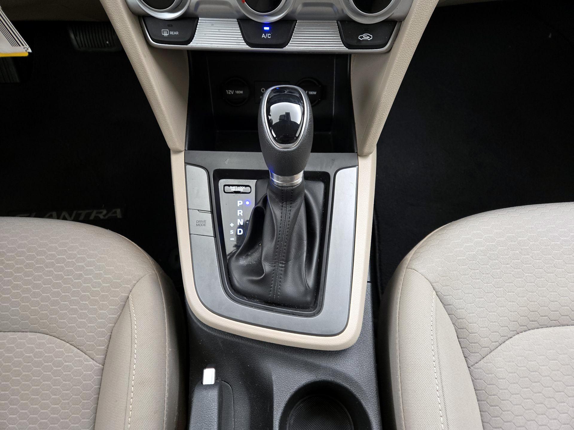 Thumbnail: 2019 Hyundai Elantra - 17