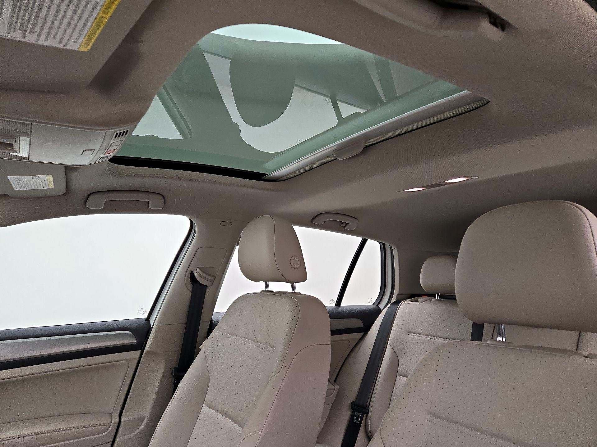 Thumbnail: 2017 Volkswagen Golf - 19