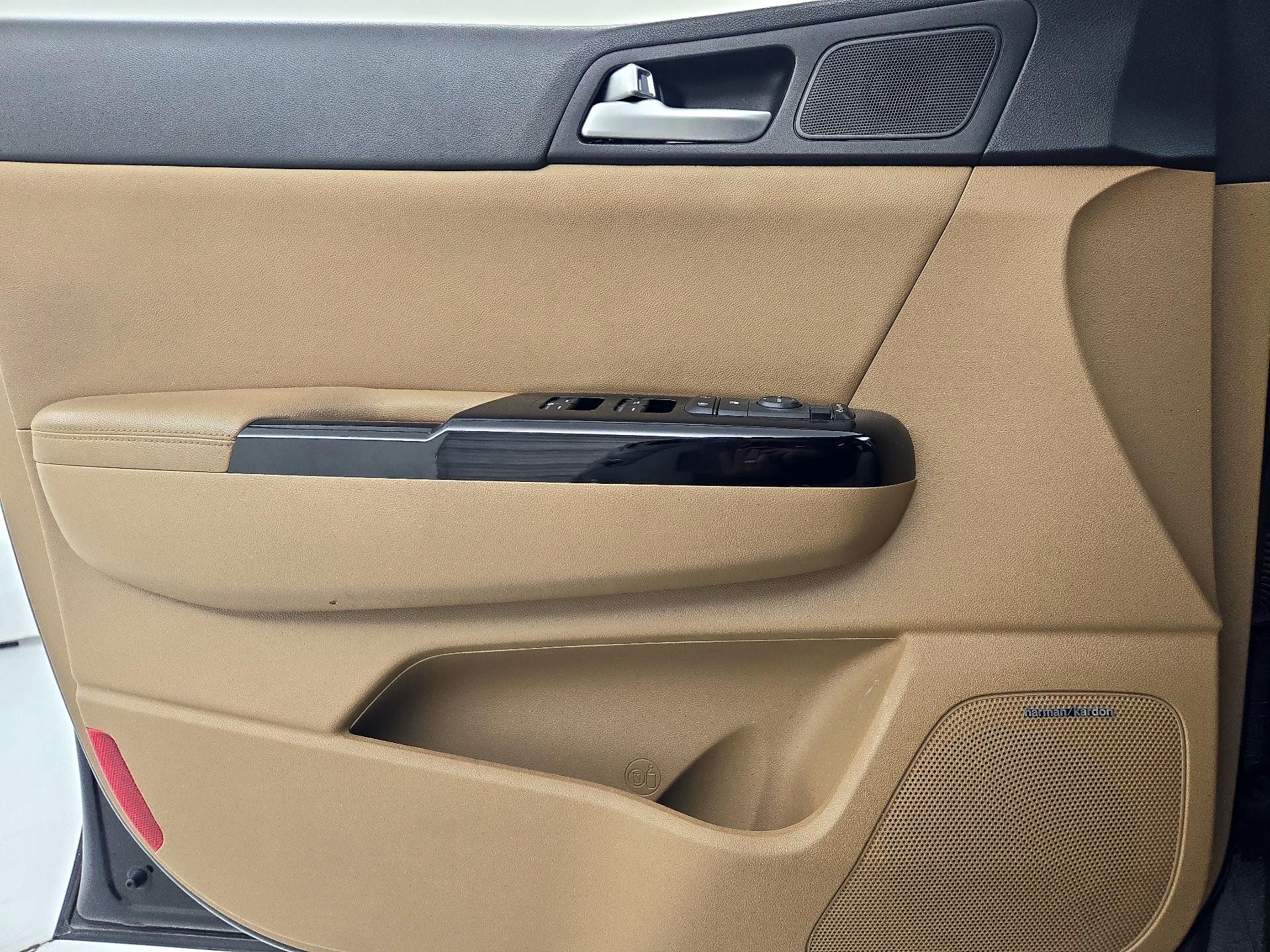 Thumbnail: 2018 Kia Sportage - 12