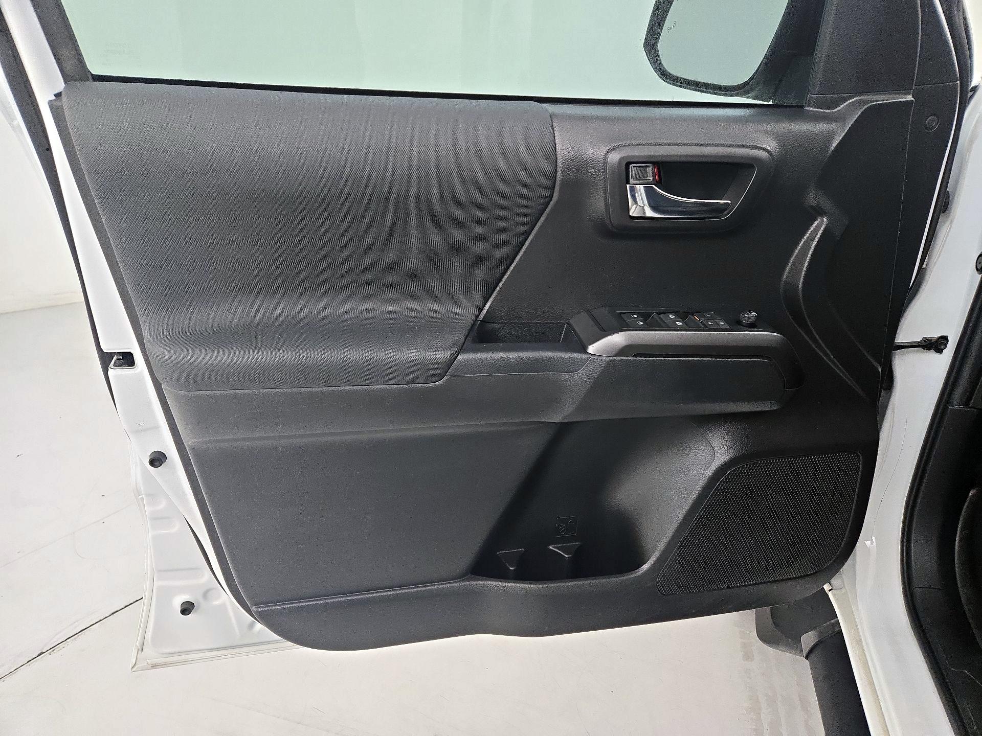 Thumbnail: 2022 Toyota Tacoma - 12