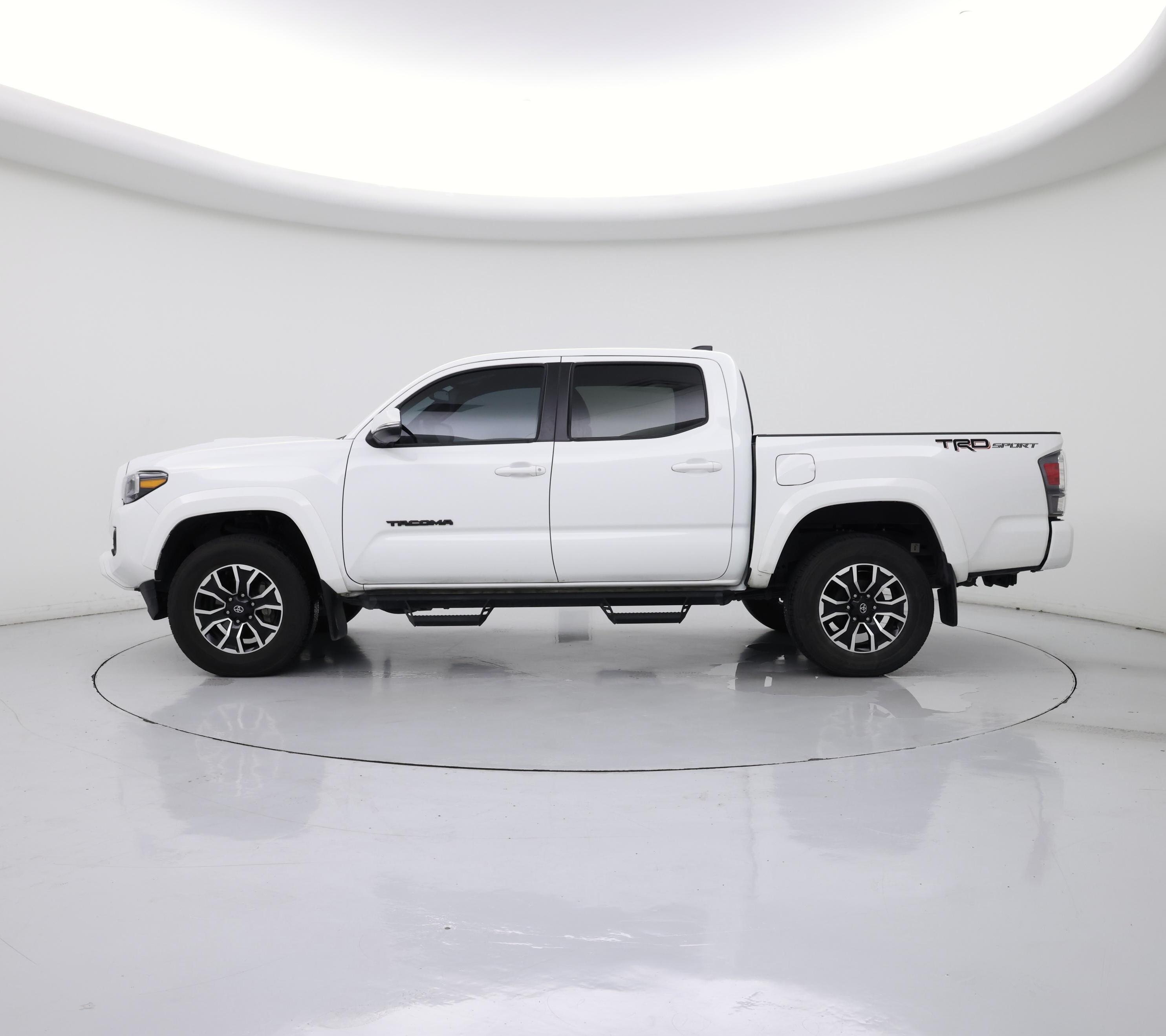 Thumbnail: 2022 Toyota Tacoma - 3