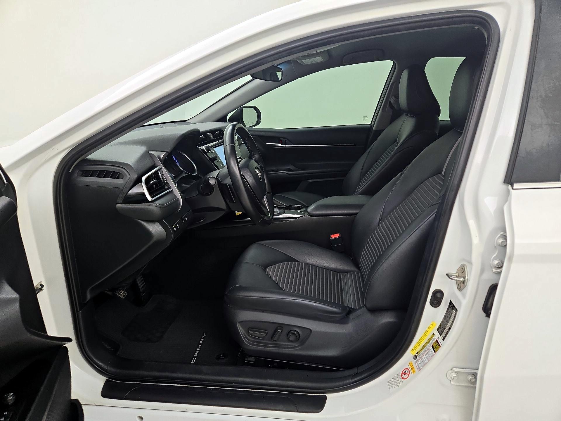 Thumbnail: 2018 Toyota Camry - 11