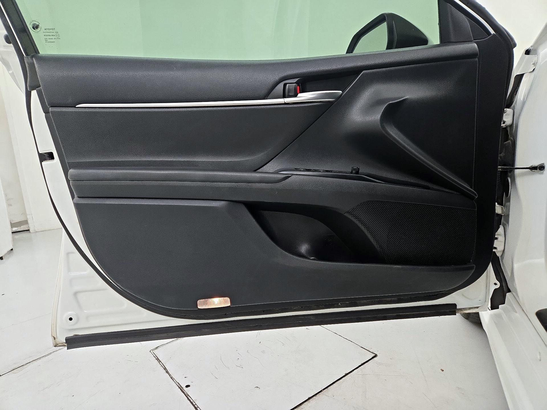 Thumbnail: 2018 Toyota Camry - 12