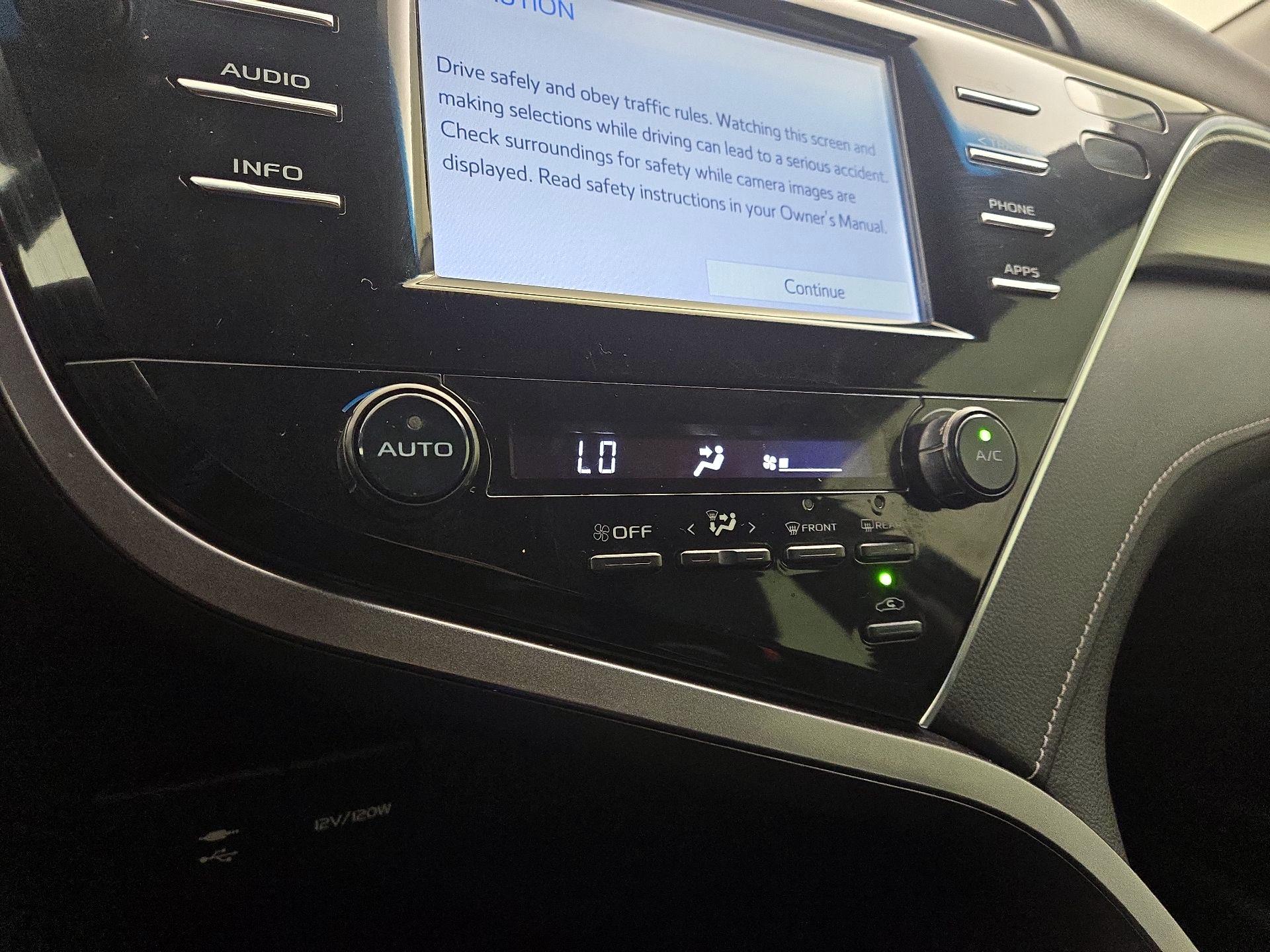 Thumbnail: 2018 Toyota Camry - 16