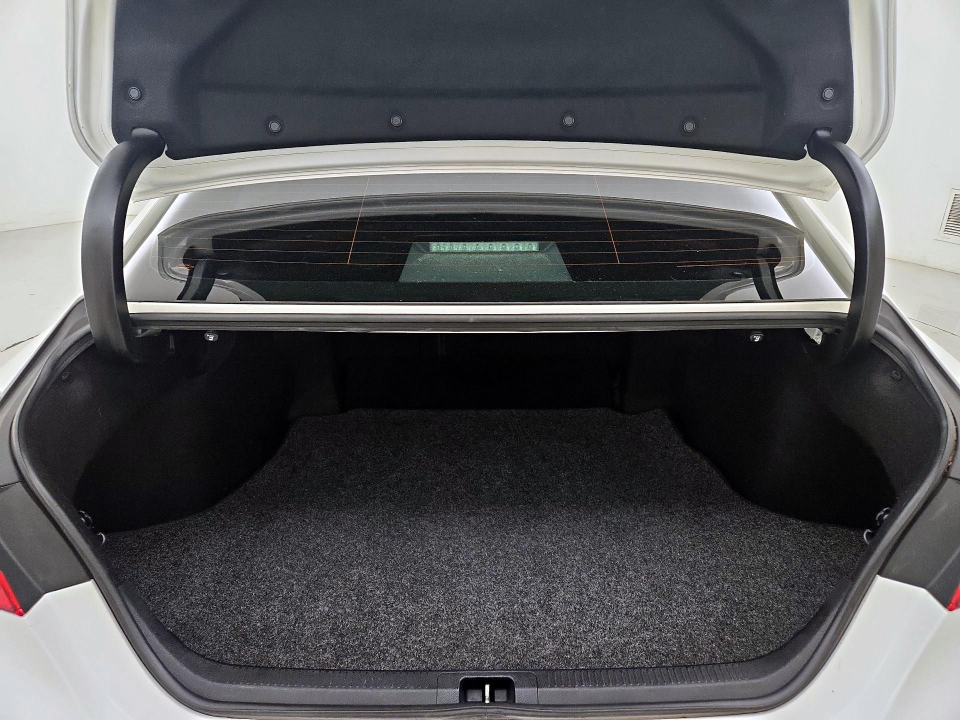 Thumbnail: 2018 Toyota Camry - 20