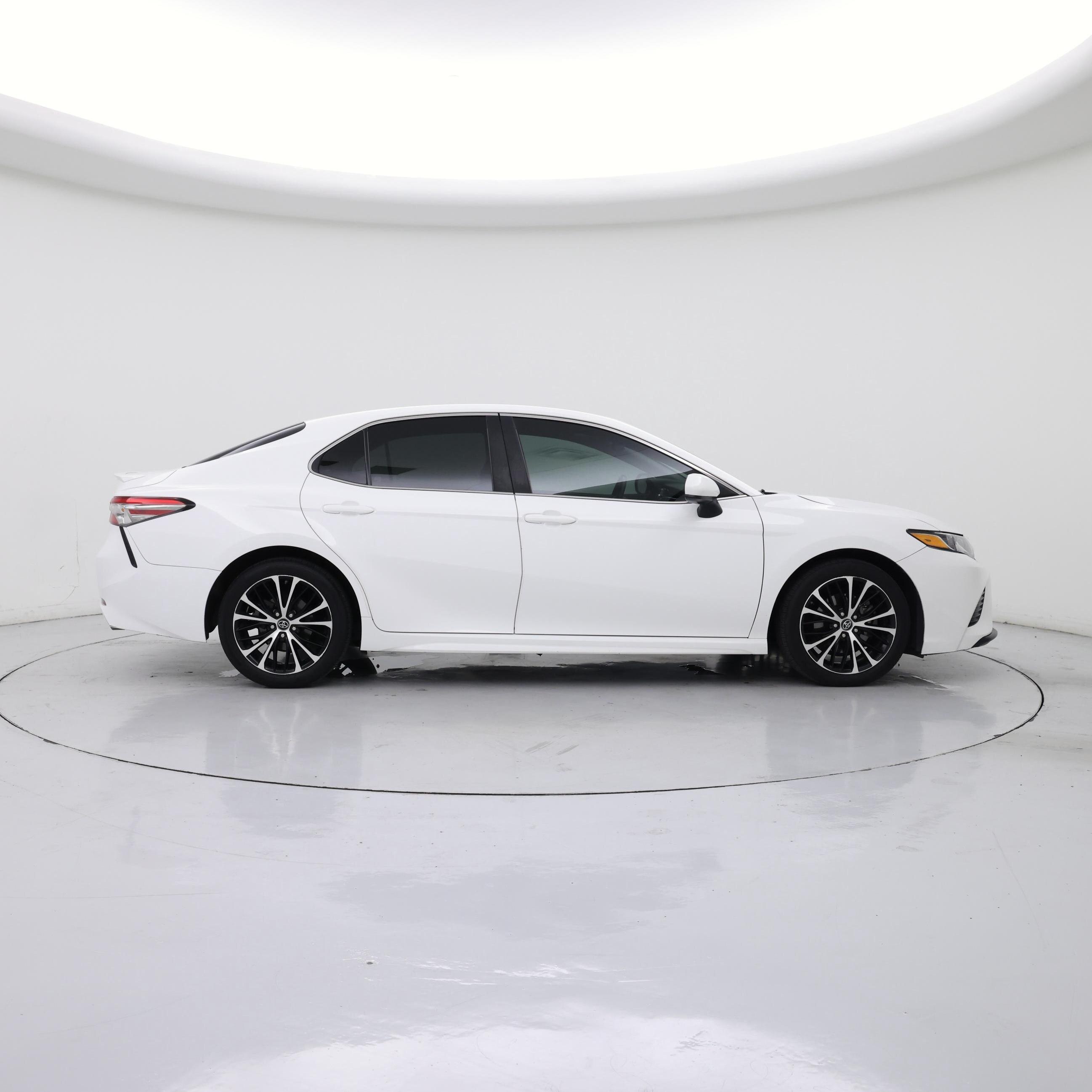 Thumbnail: 2018 Toyota Camry - 7