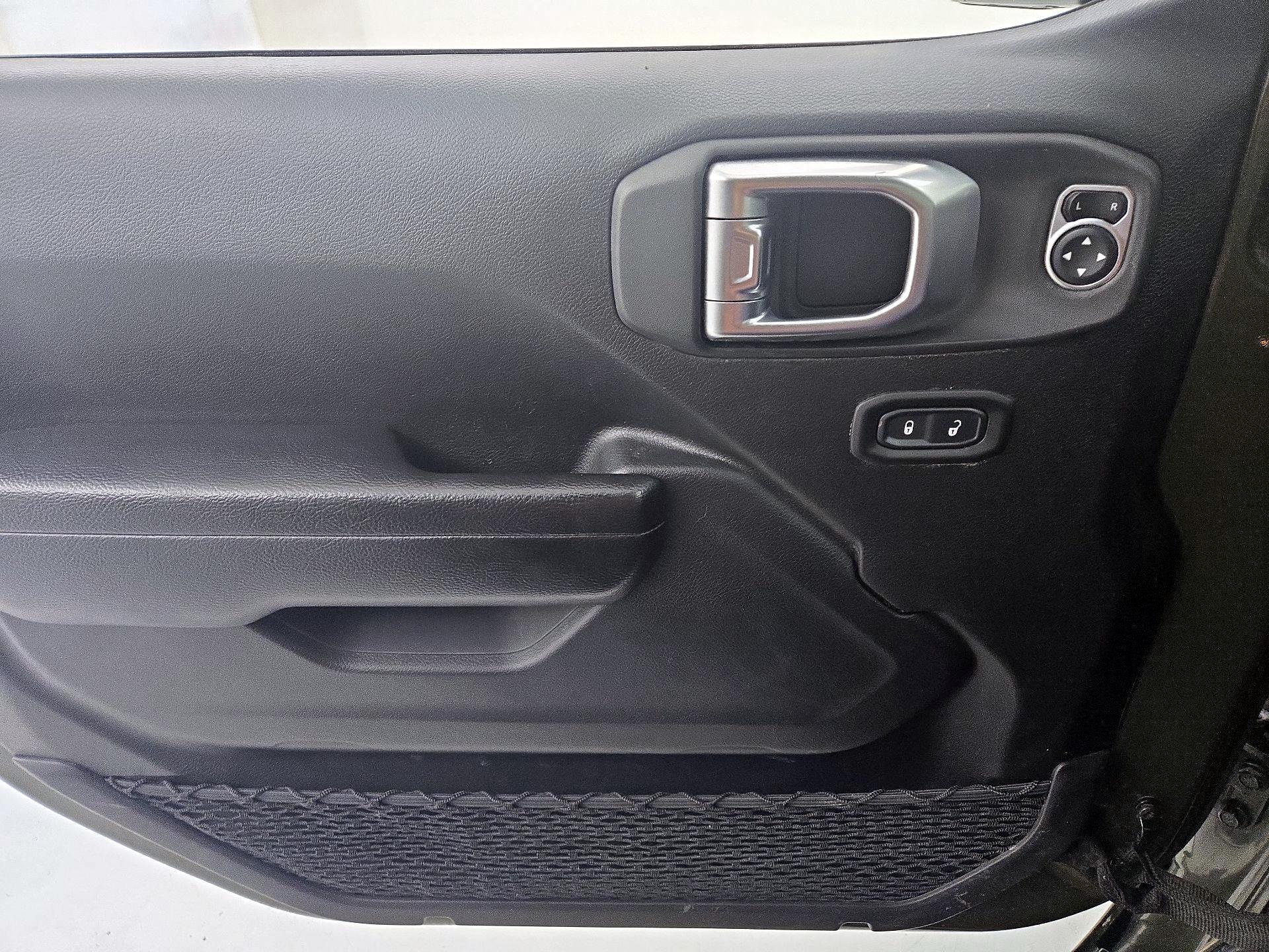 Thumbnail: 2023 Jeep Gladiator - 12