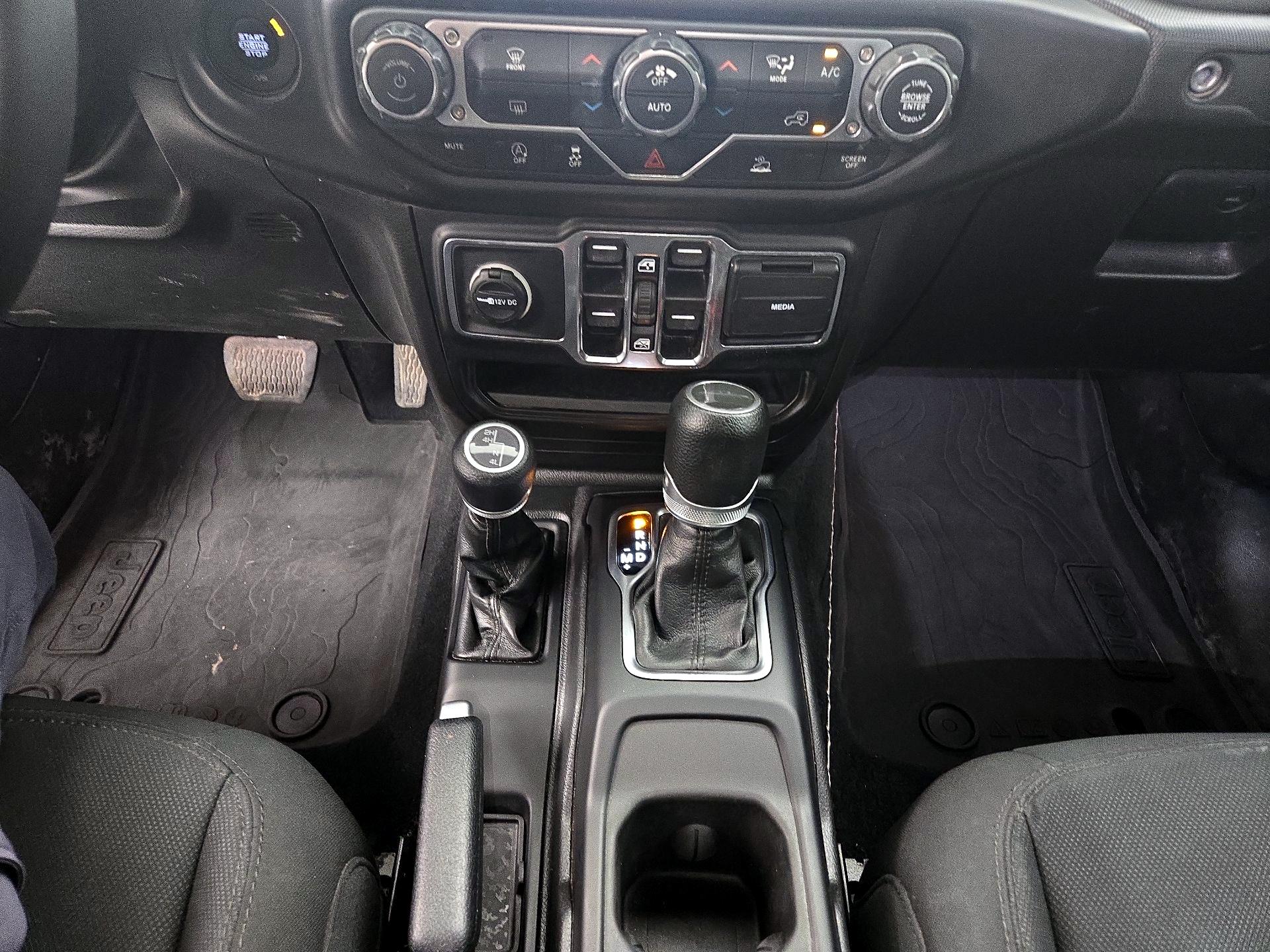 Thumbnail: 2023 Jeep Gladiator - 18