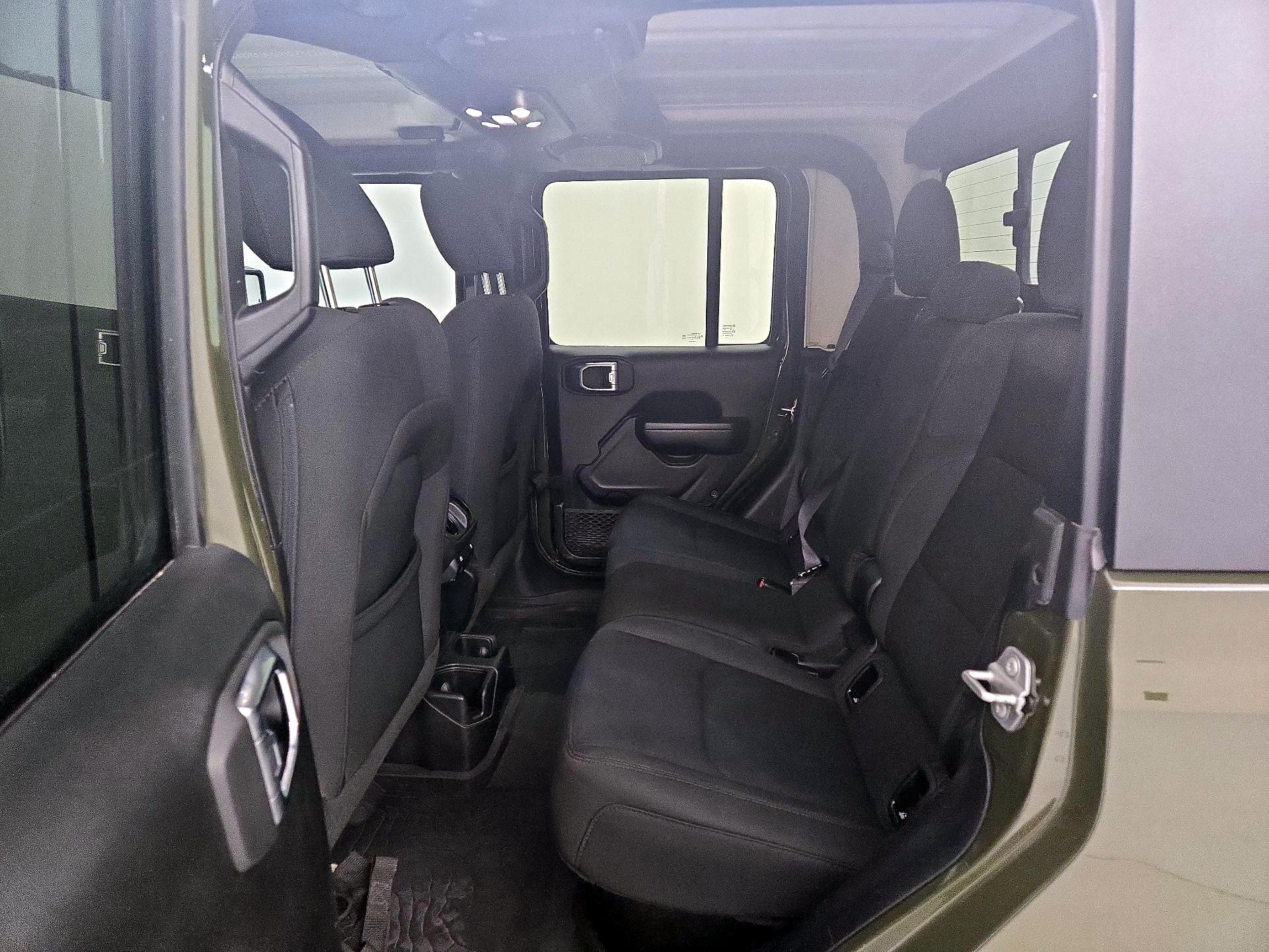 Thumbnail: 2023 Jeep Gladiator - 20