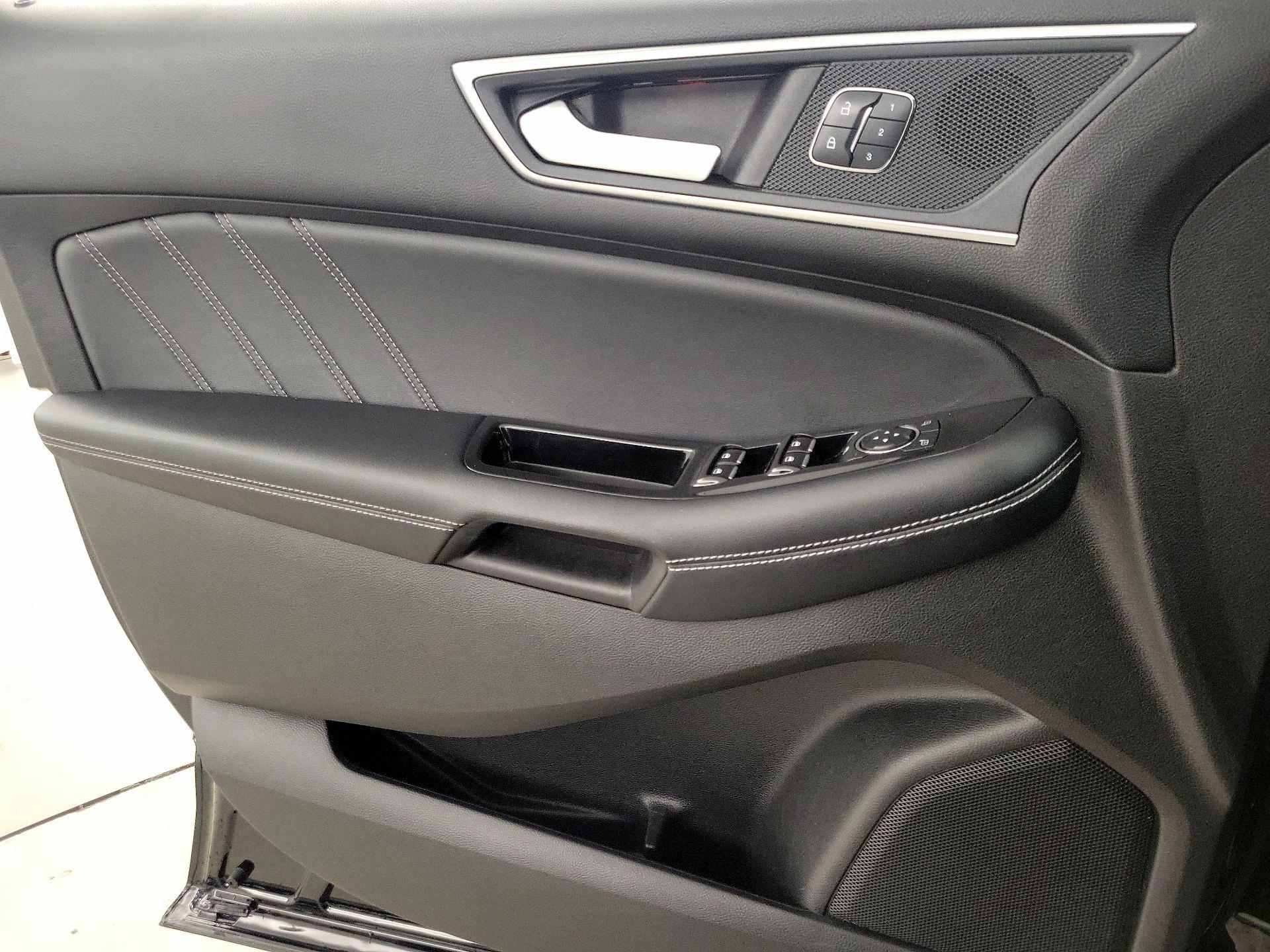 Thumbnail: 2018 Ford Edge - 12