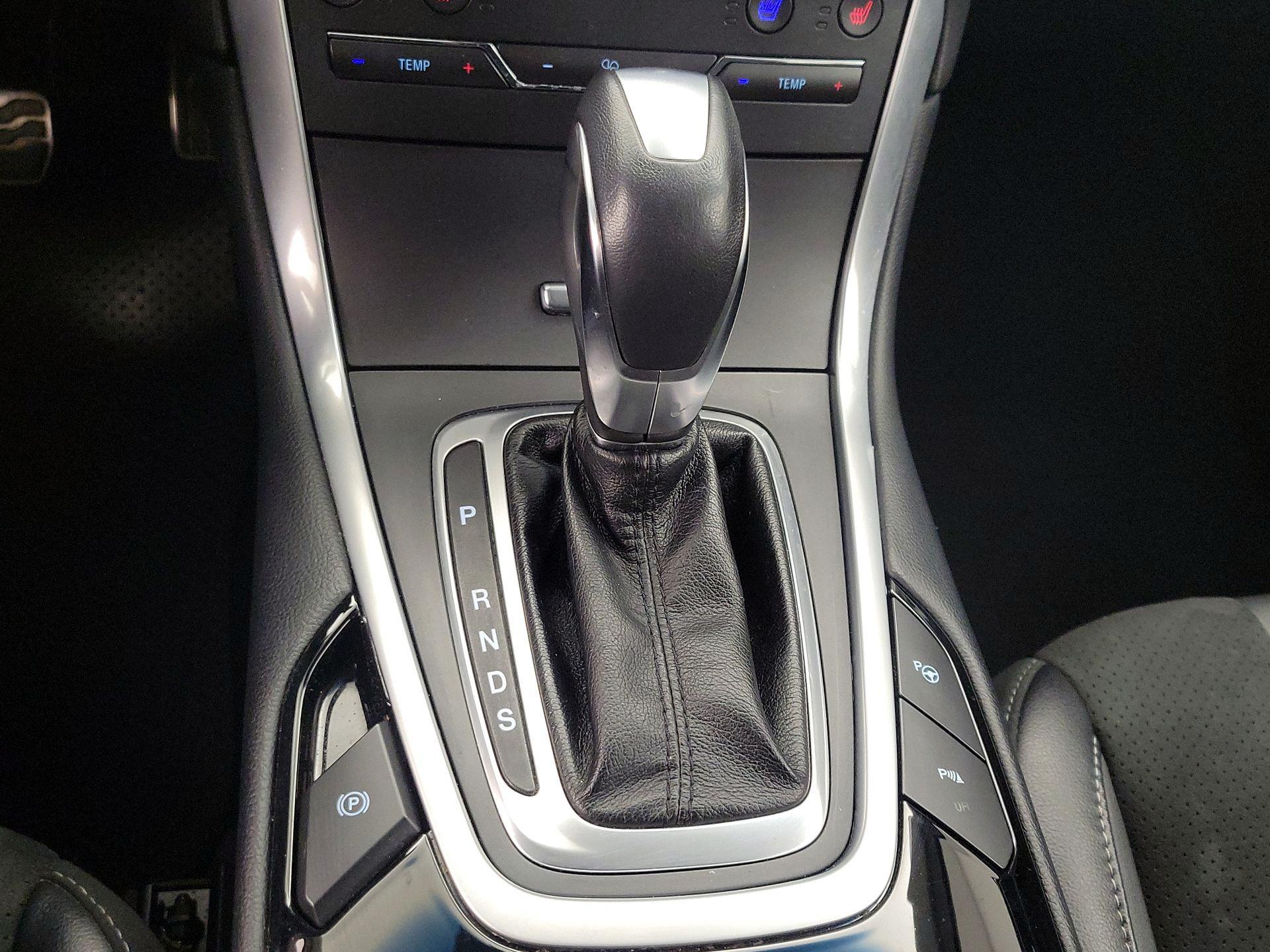 Thumbnail: 2018 Ford Edge - 18