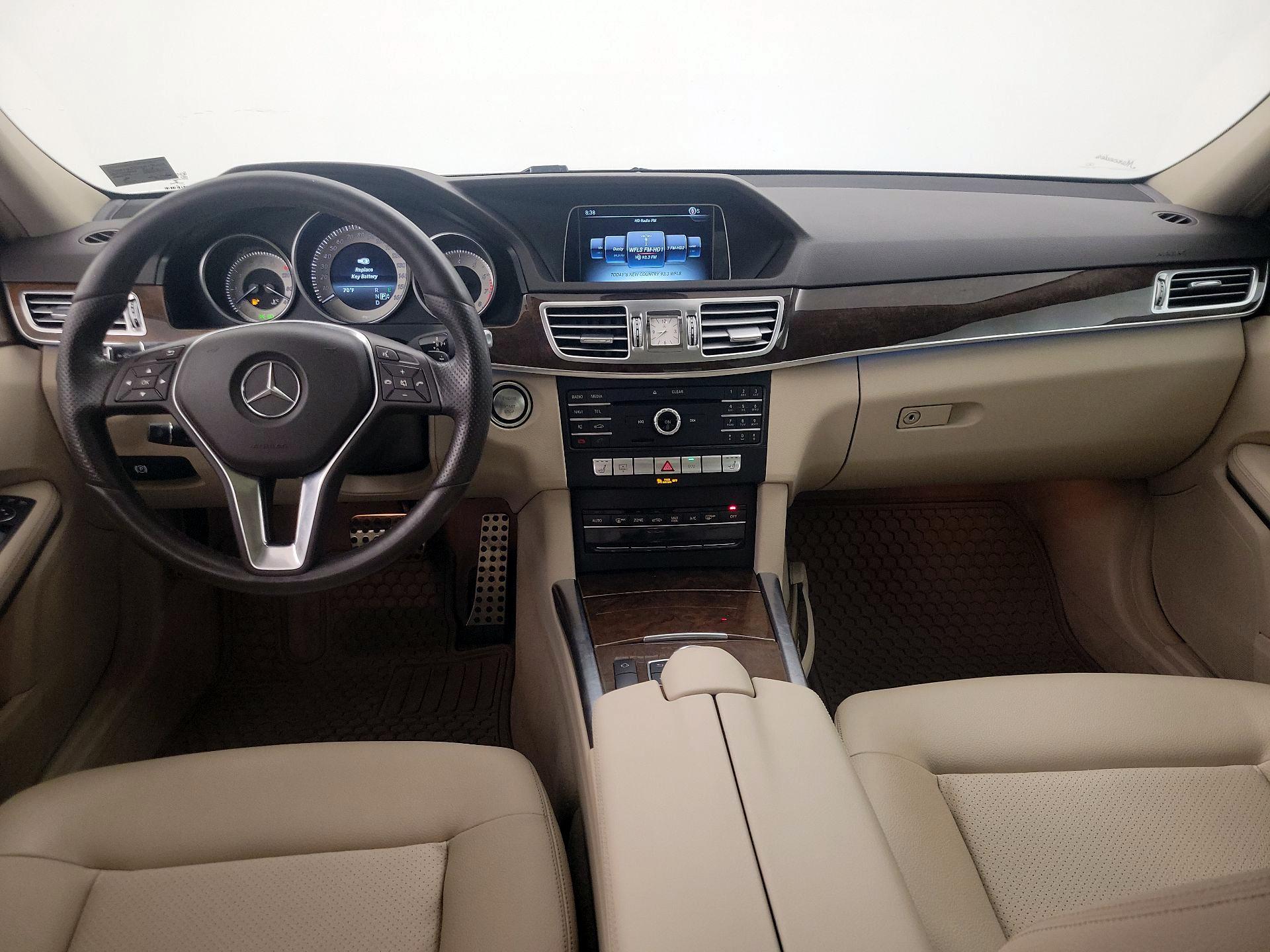 Thumbnail: 2016 Mercedes-Benz E-Class - 9