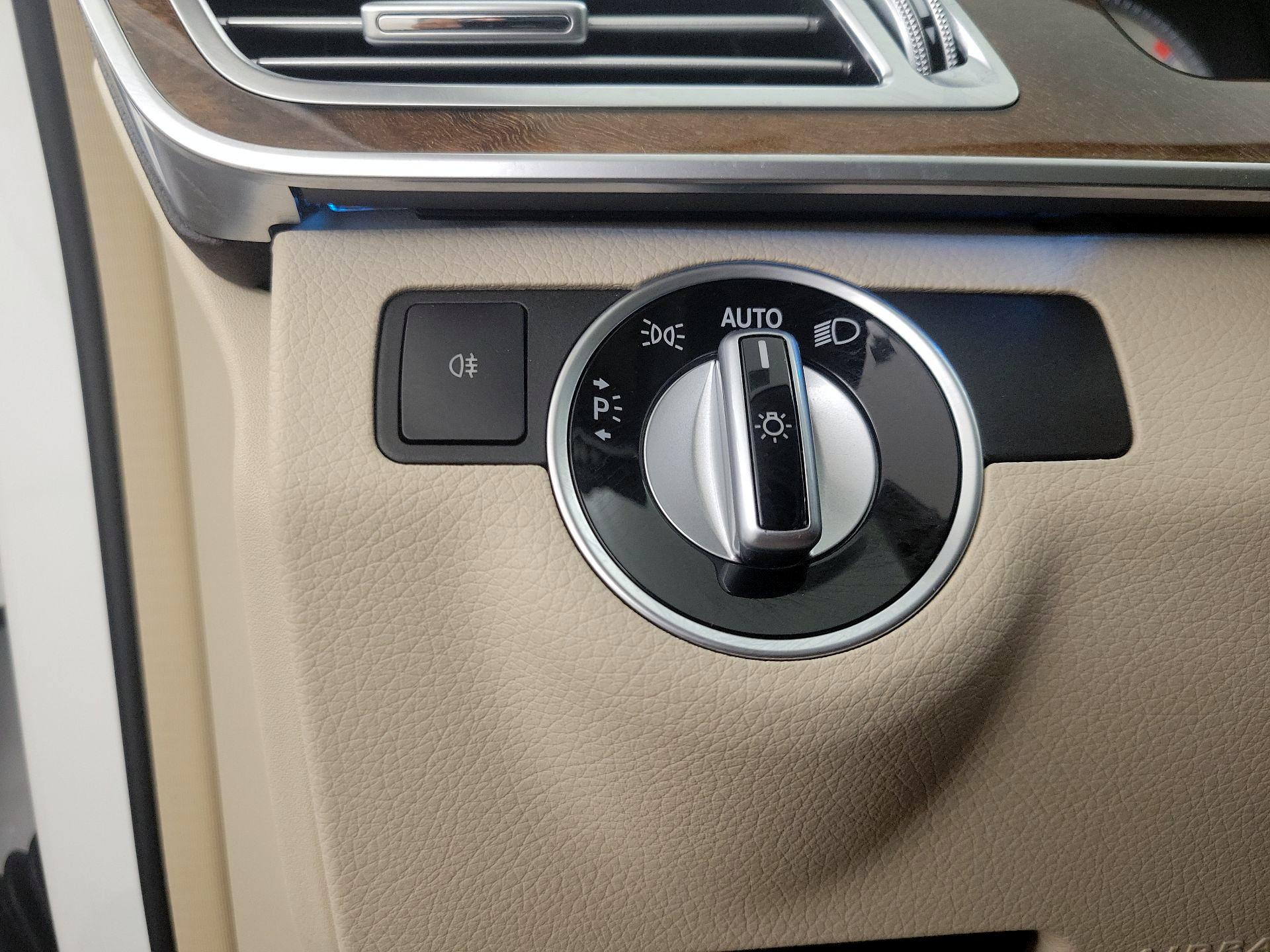 Thumbnail: 2016 Mercedes-Benz E-Class - 13