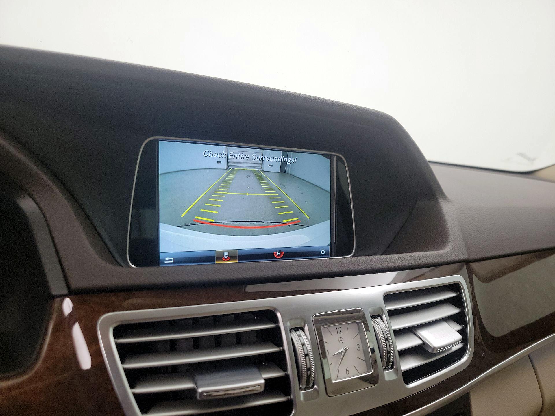 Thumbnail: 2016 Mercedes-Benz E-Class - 15