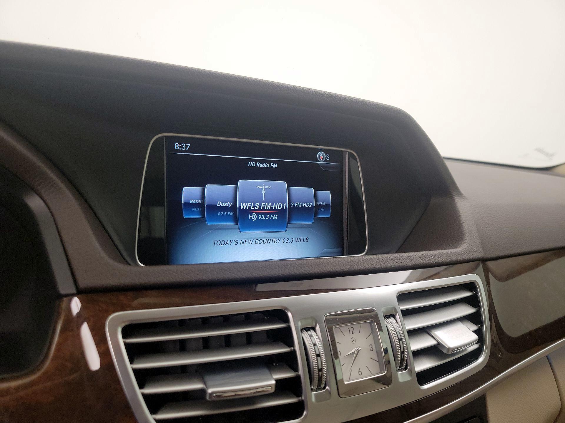 Thumbnail: 2016 Mercedes-Benz E-Class - 16