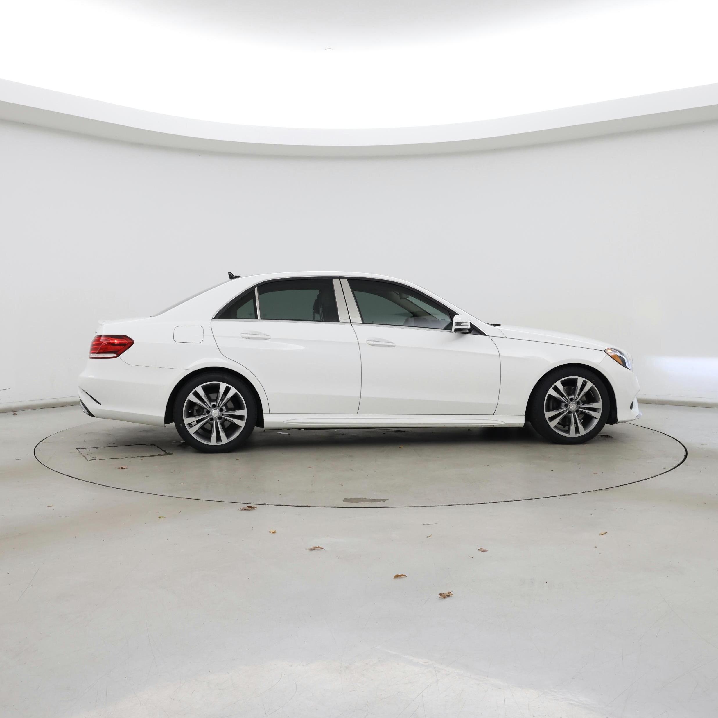 Thumbnail: 2016 Mercedes-Benz E-Class - 7