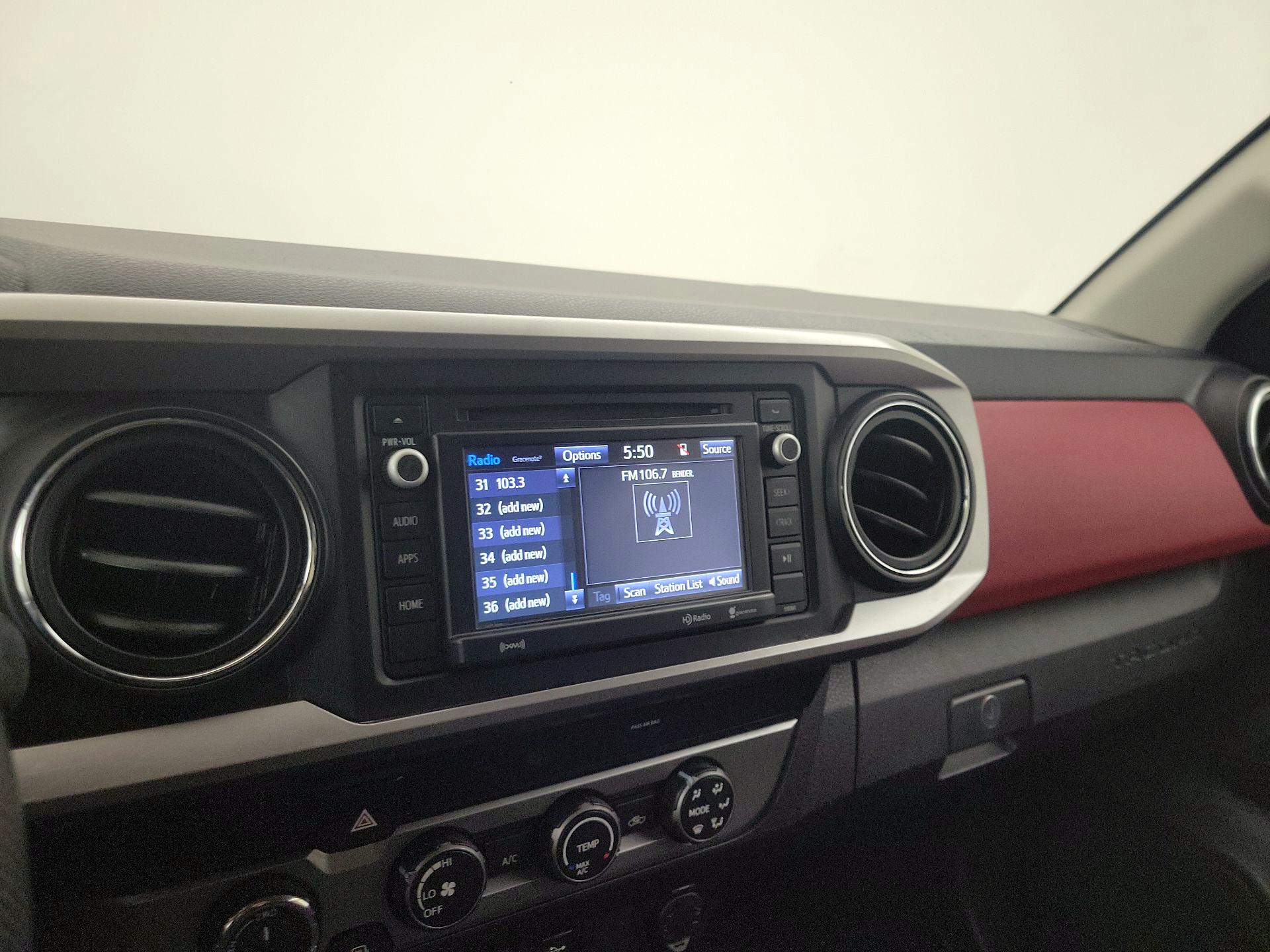 Thumbnail: 2019 Toyota Tacoma - 15