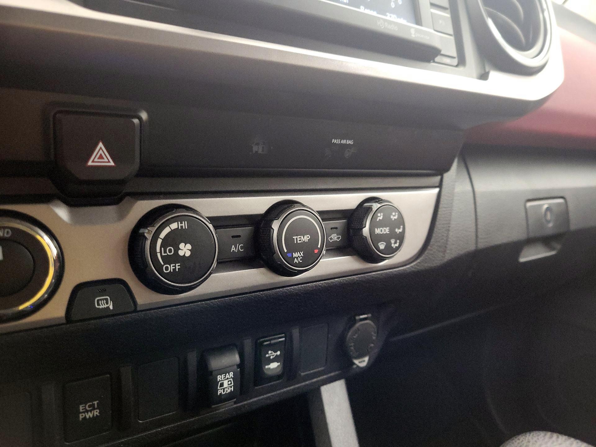 Thumbnail: 2019 Toyota Tacoma - 16