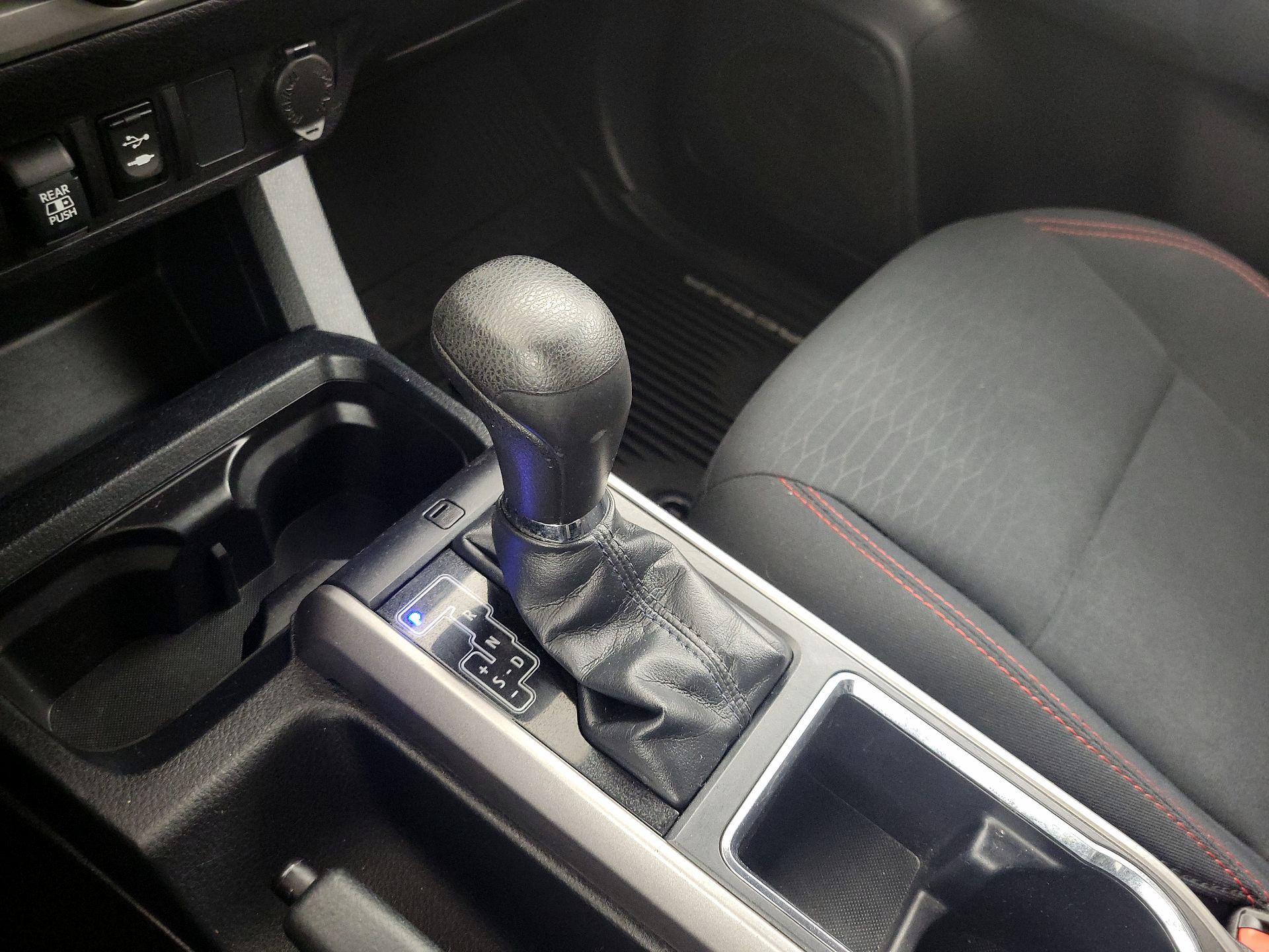 Thumbnail: 2019 Toyota Tacoma - 17