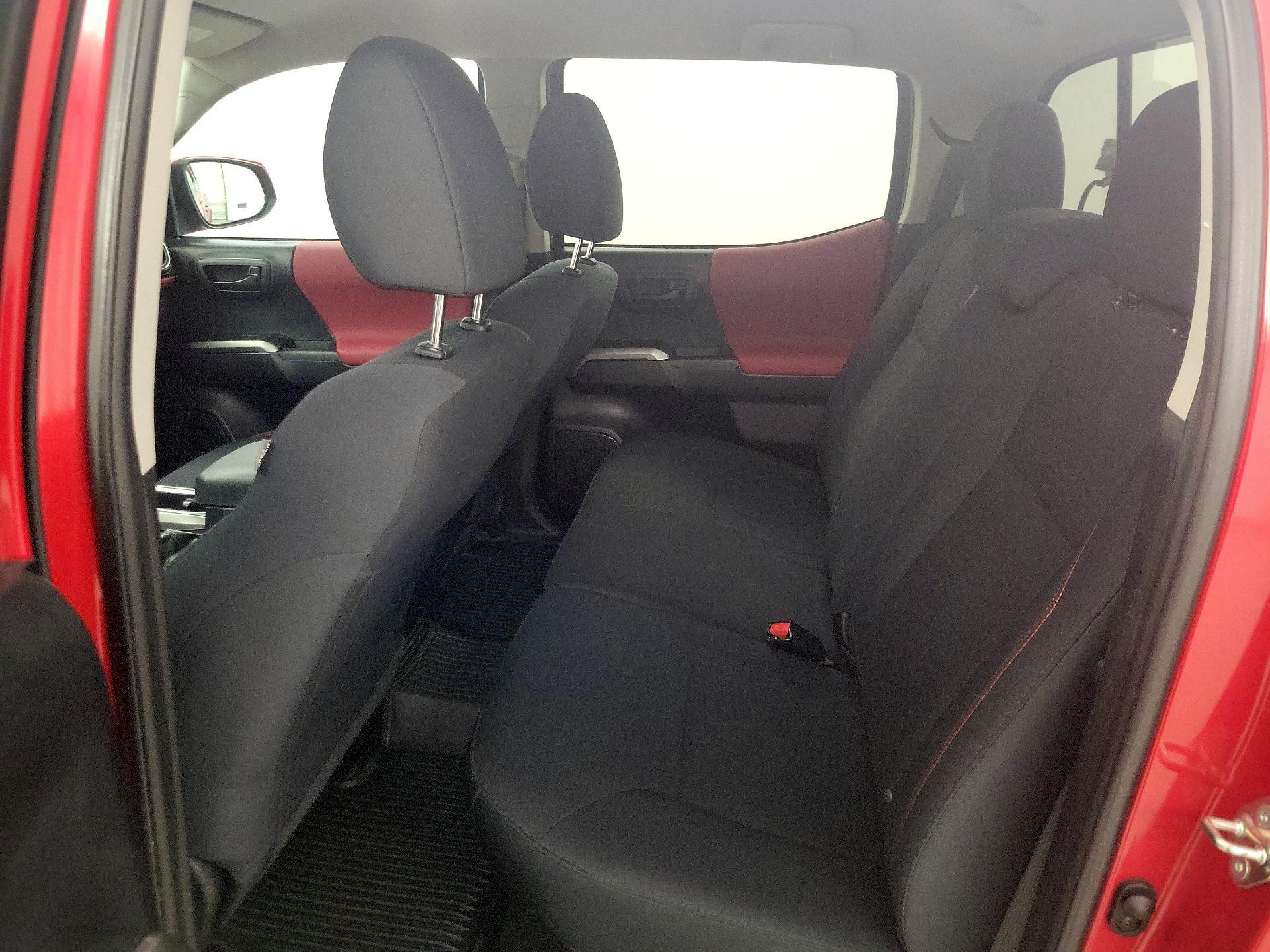 Thumbnail: 2019 Toyota Tacoma - 19